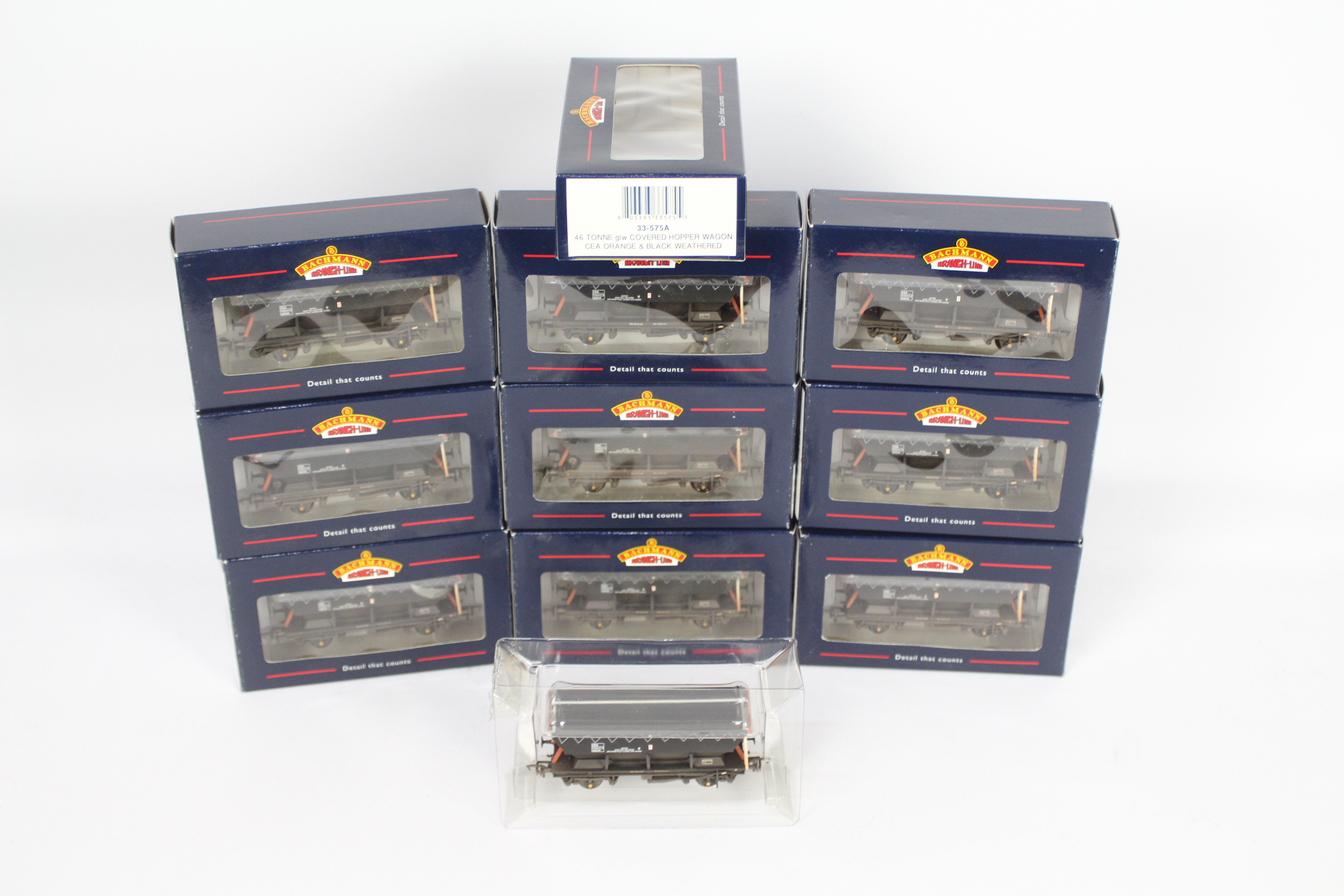 Bachmann - A fleet of 10 x boxed OO gauge 46 Tonne Covered Hopper wagons in CEA orange and black