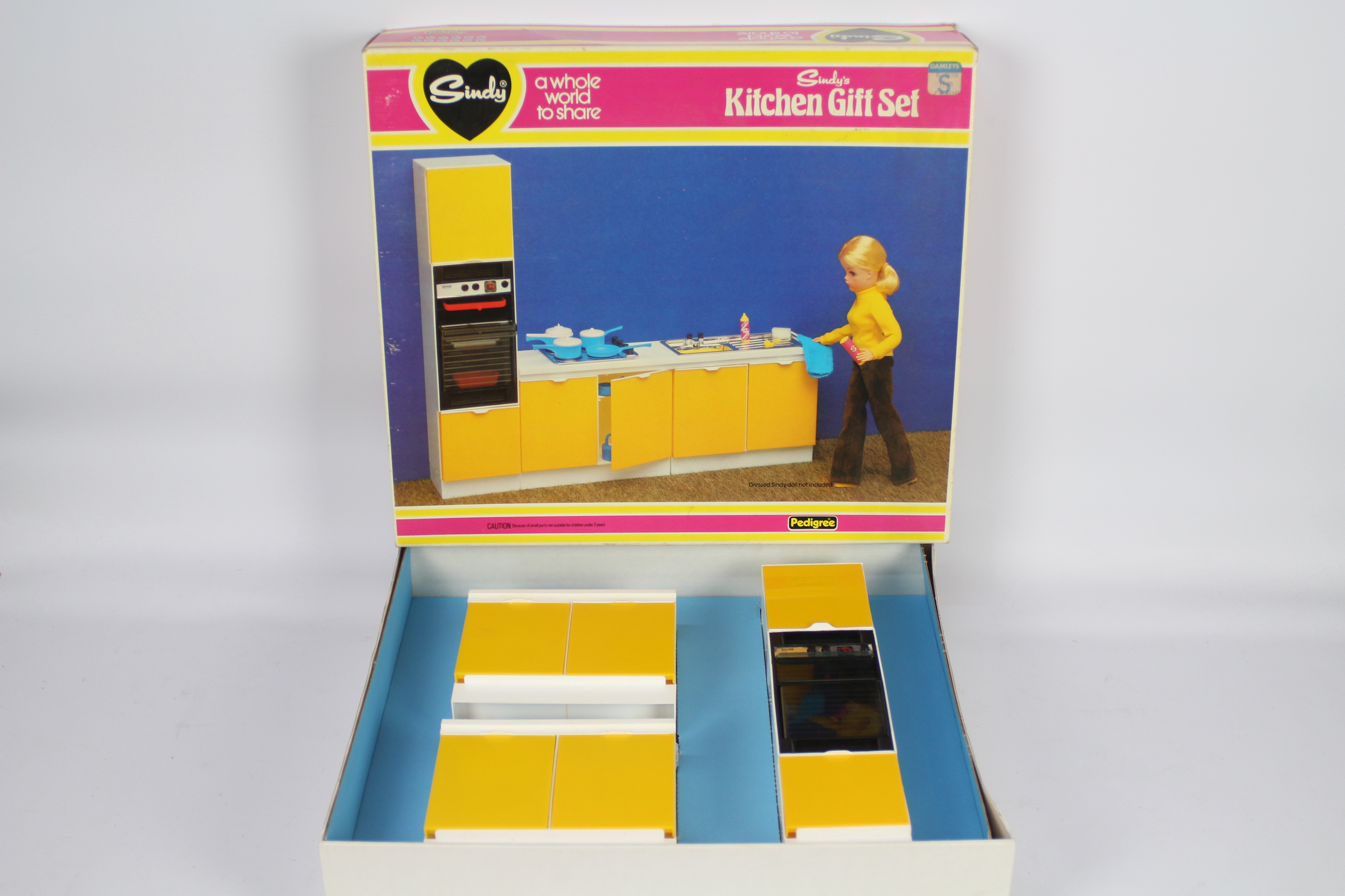 Pedigree - Sindy - A boxed Sindy's Kitchen Gift Set # 44587.