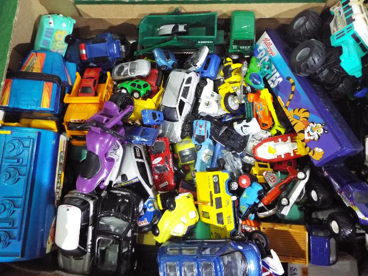 Matchbox - Maisto - Realtoy - A collection of over 140 unboxed play worn model cars including Ford