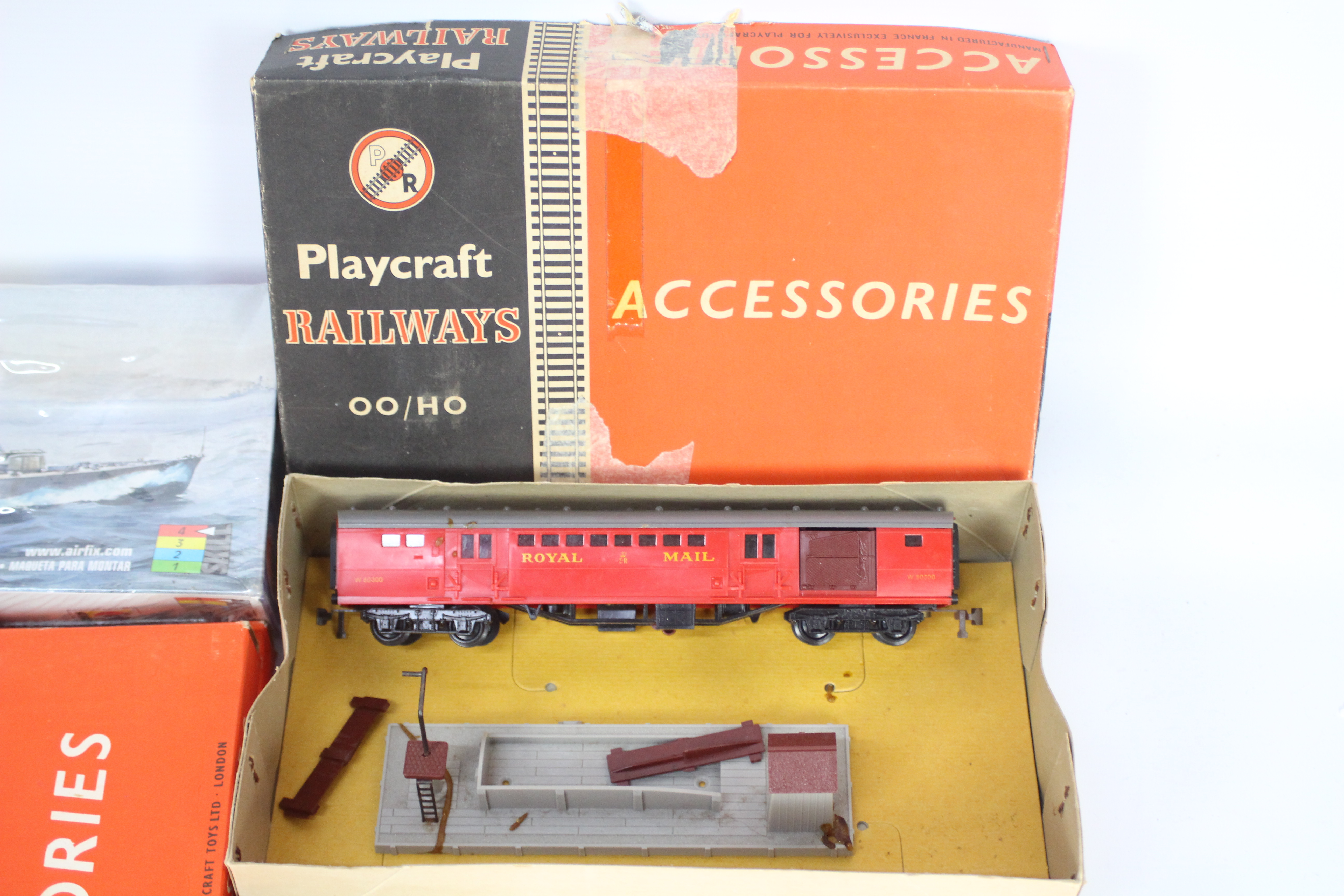 Hornby, Airfix, Playcraft Railways - Boxed and unboxed OO gauge track, and accessories, - Image 3 of 3