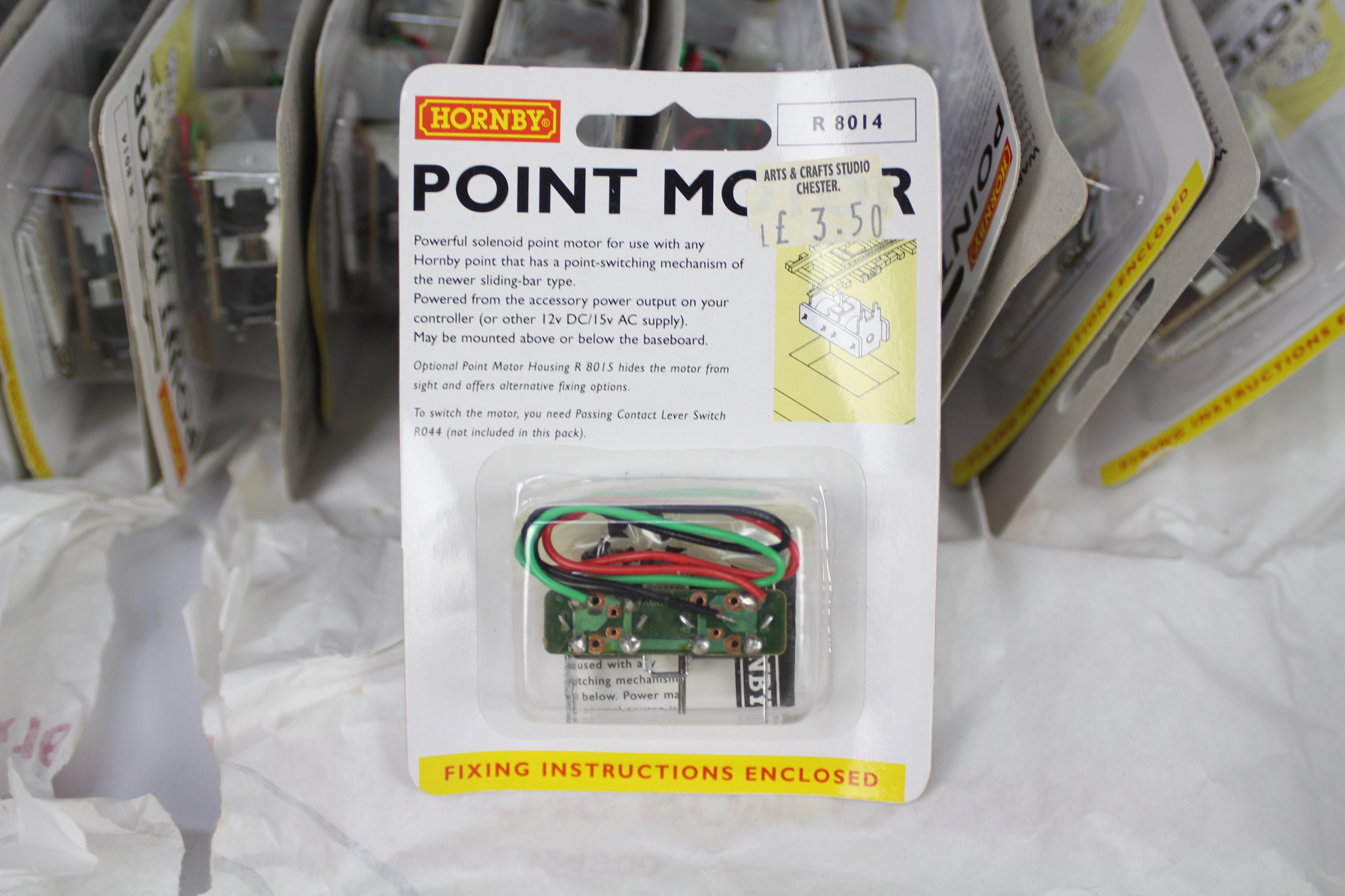 Hornby - A lot of 40 x unopened carded Point Motors # R8014. They all appear still as new. - Image 2 of 2