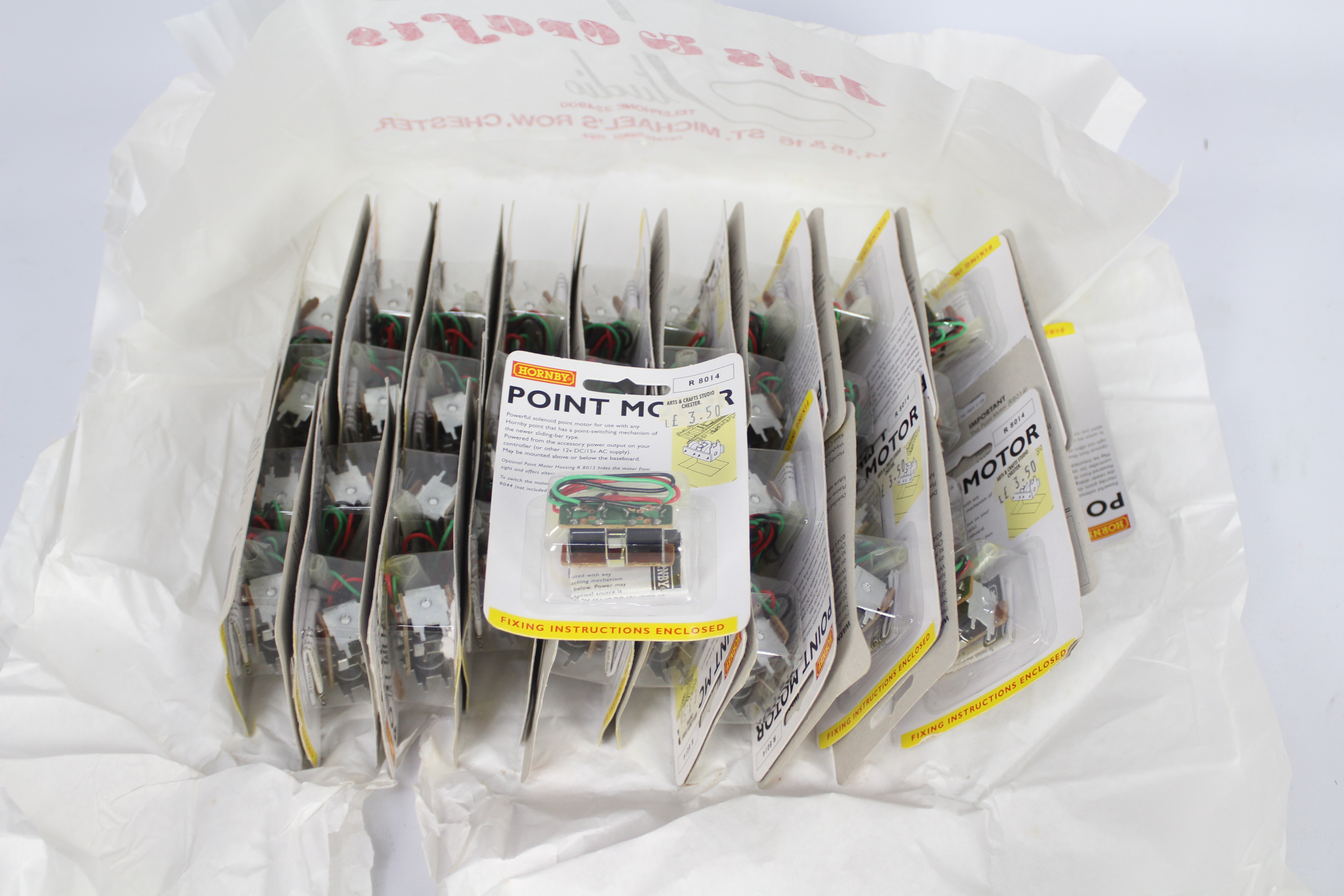 Hornby - A lot of 40 x unopened carded Point Motors # R8014. They all appear still as new.