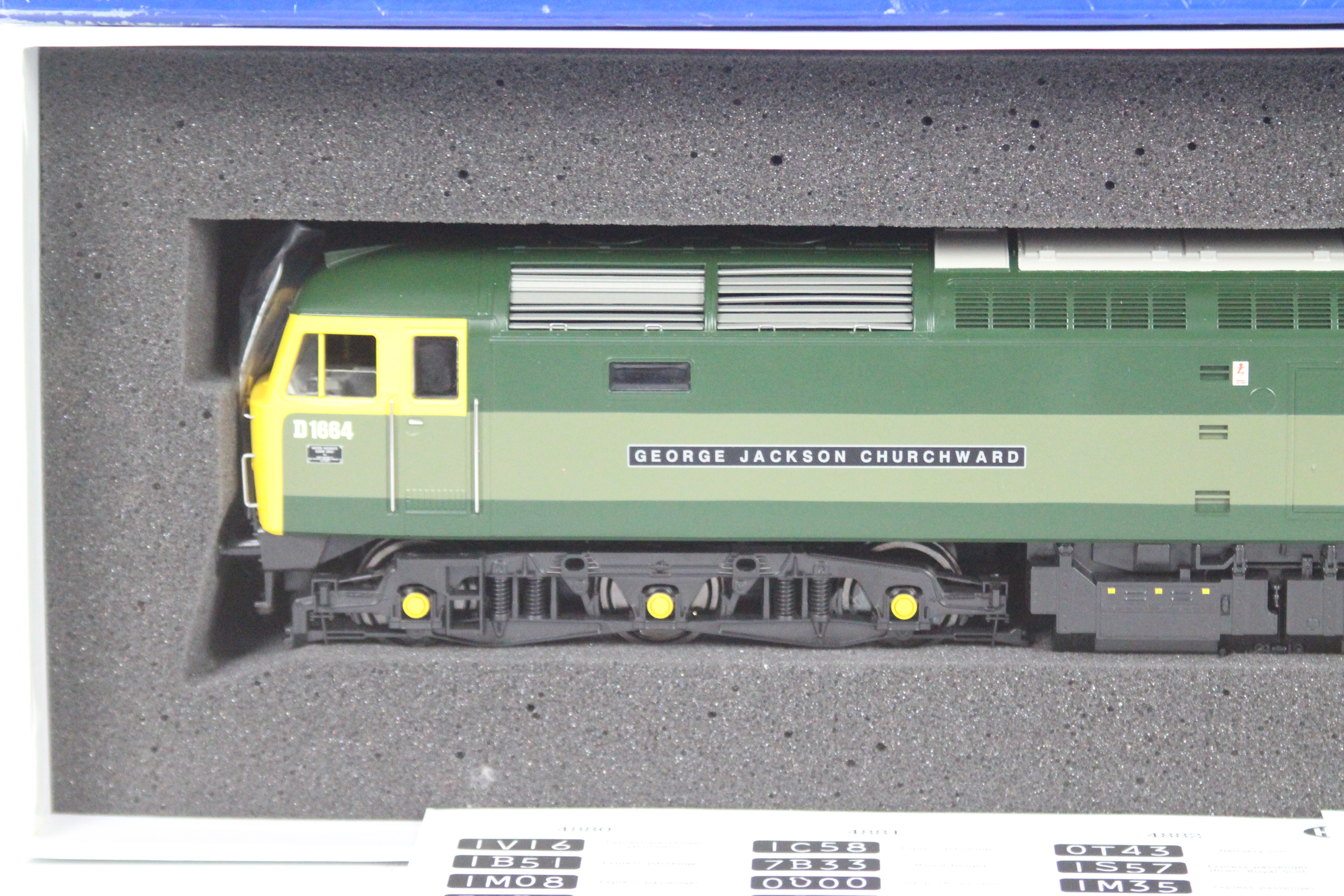 Heljan - an O gauge model BR class 47 diesel electric locomotive, two-tone green livery, - Image 3 of 4