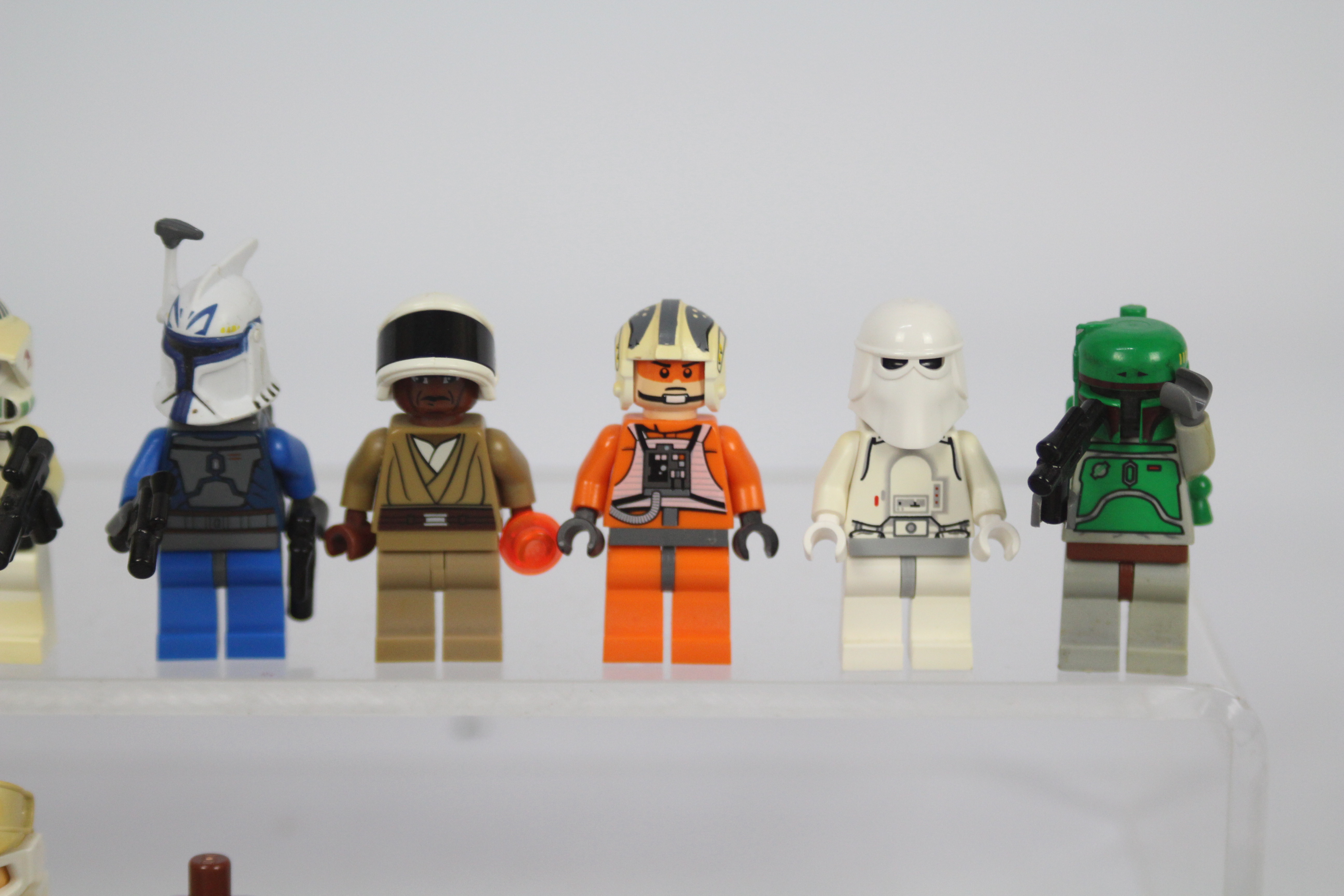 Lego - Star Wars - LFL - A collection of 14 x loose Star Wars Lego figures plus one extra body with - Image 3 of 6