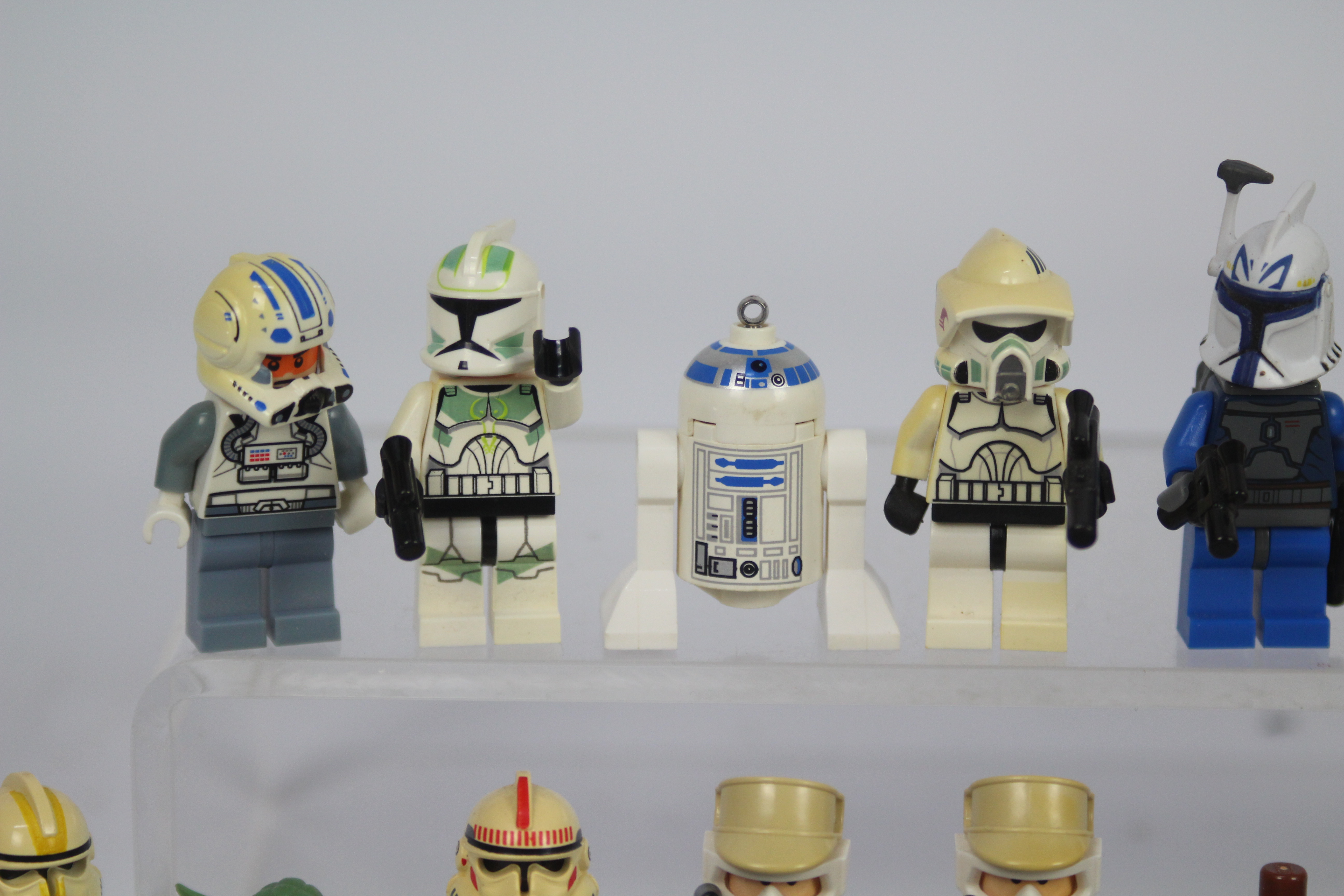 Lego - Star Wars - LFL - A collection of 14 x loose Star Wars Lego figures plus one extra body with - Image 2 of 6