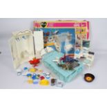 Pedigree - Sindy - A collection of items including boxed Sindy Home set 44543, wardrobe,