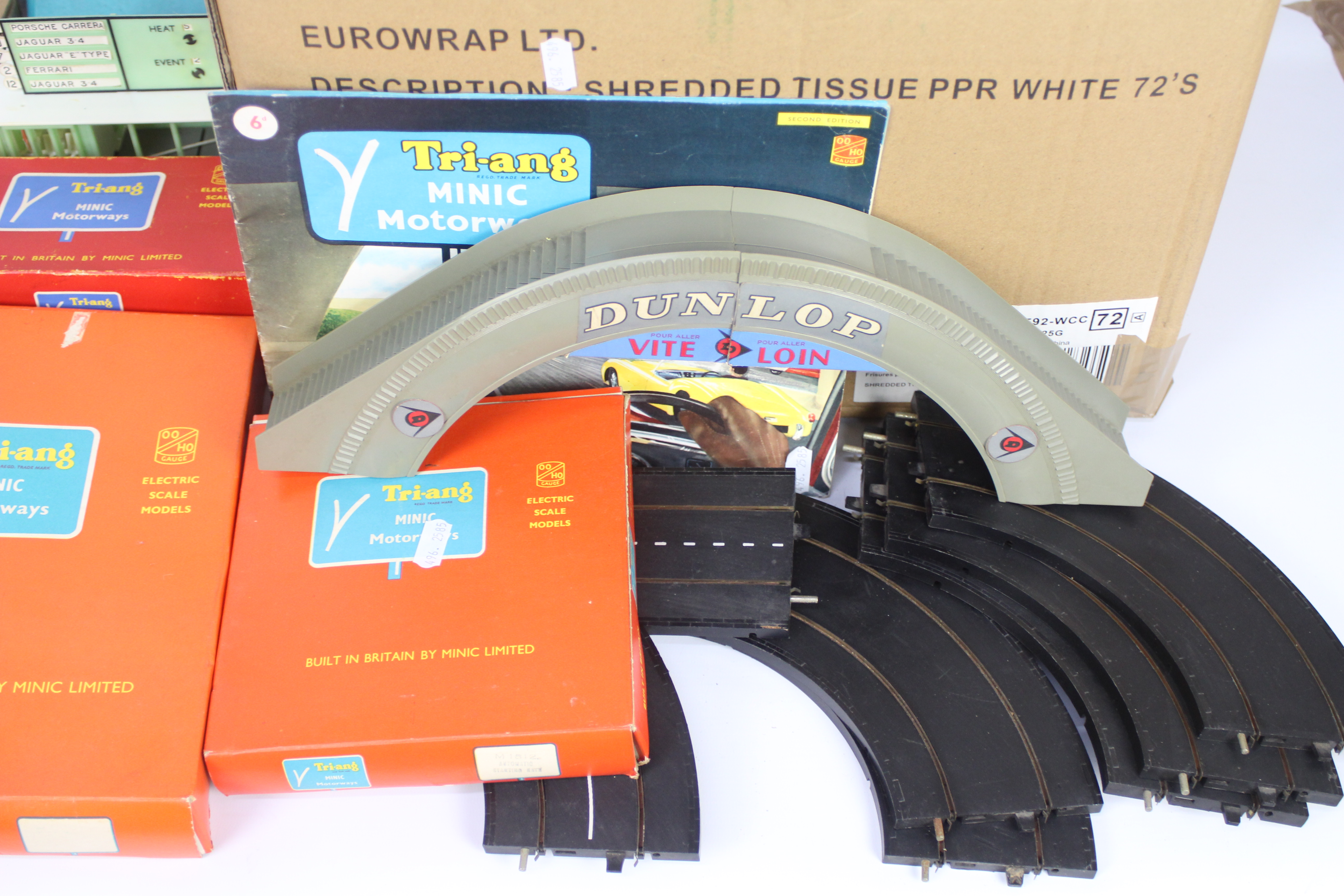 Triang - Minic Motorways - A large quantity of Minic Motorways track and accessories - Lot includes - Image 4 of 5