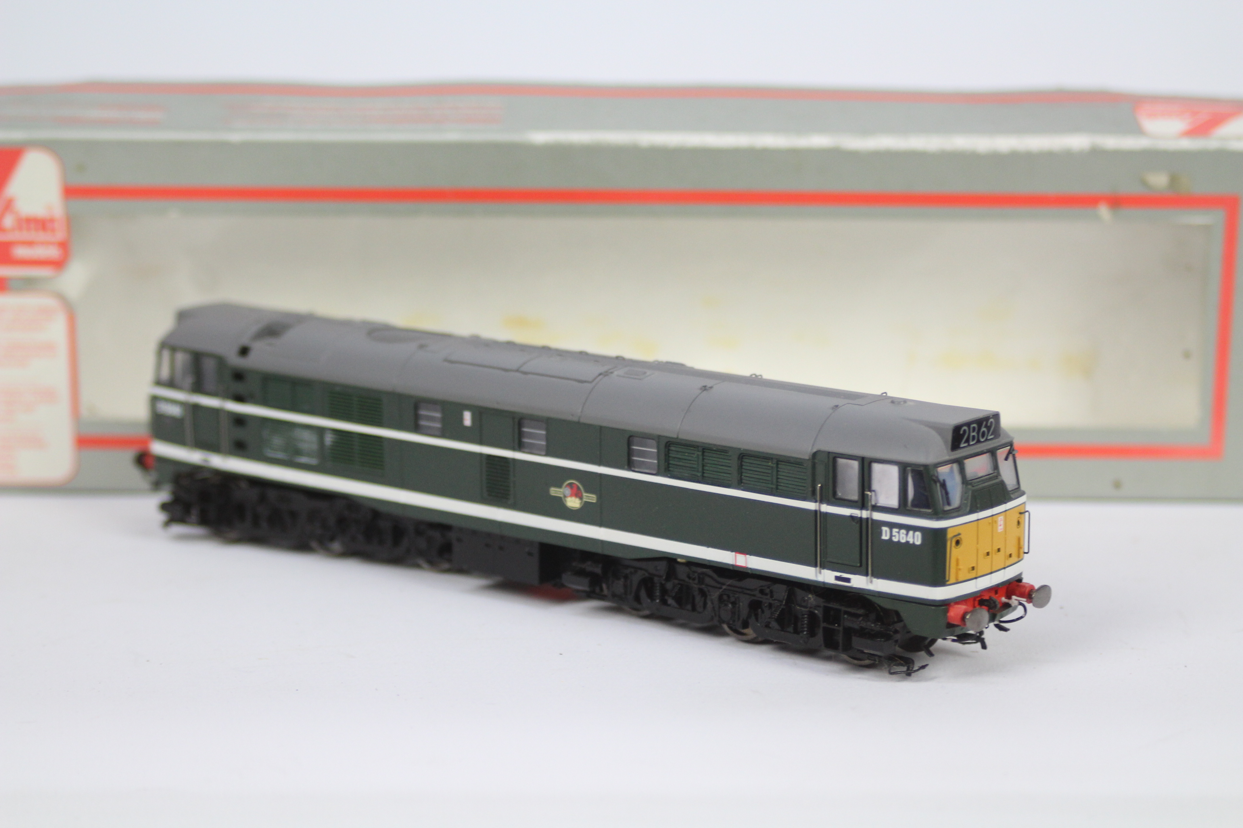 Hornby - an OO gauge class 31 diesel electric locomotive, op no D5640, BR green livery, # R2572, - Image 2 of 2