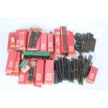 Hornby - A quantity of Hornby Dublo OO gauge boxed and unboxed track - Lot includes a a boxed