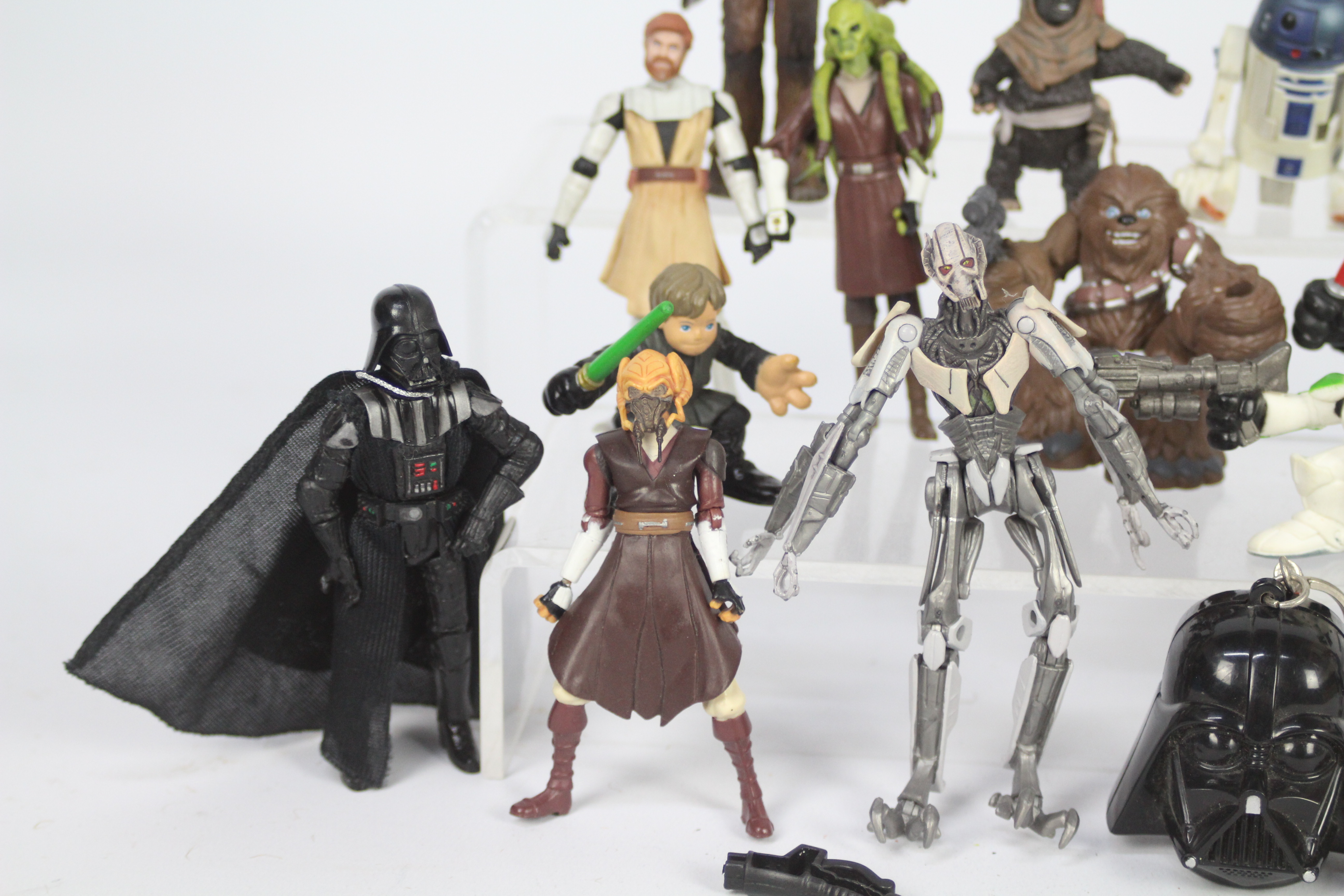 Hasbro - LFL - Star Wars - A group of 16 x unboxed modern figures including R2D2, Chewbacca, - Image 4 of 5