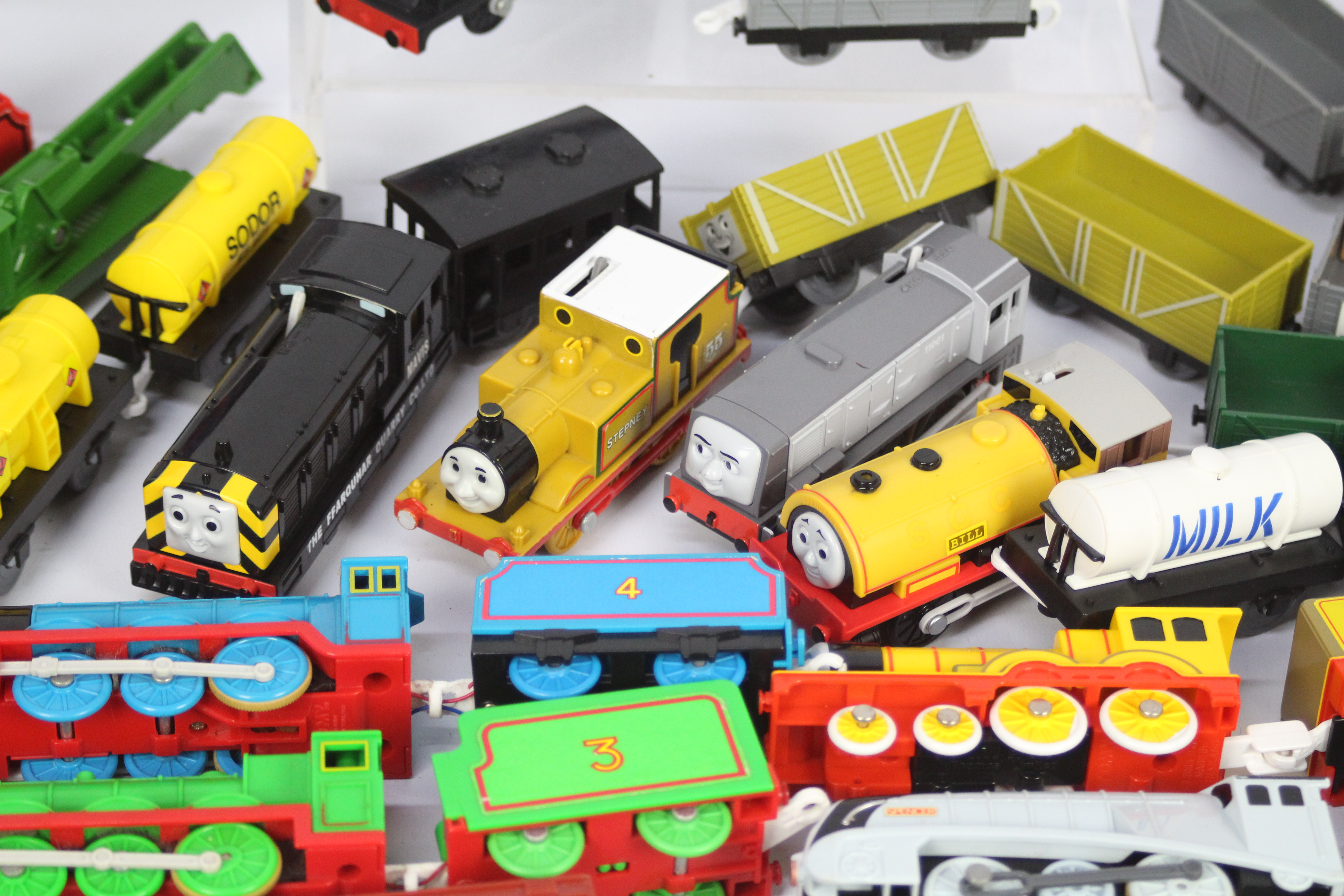 Tomy - Thomas & Friends. An excess of 30 plastic model trains (battery powered) and carriages. - Image 3 of 3