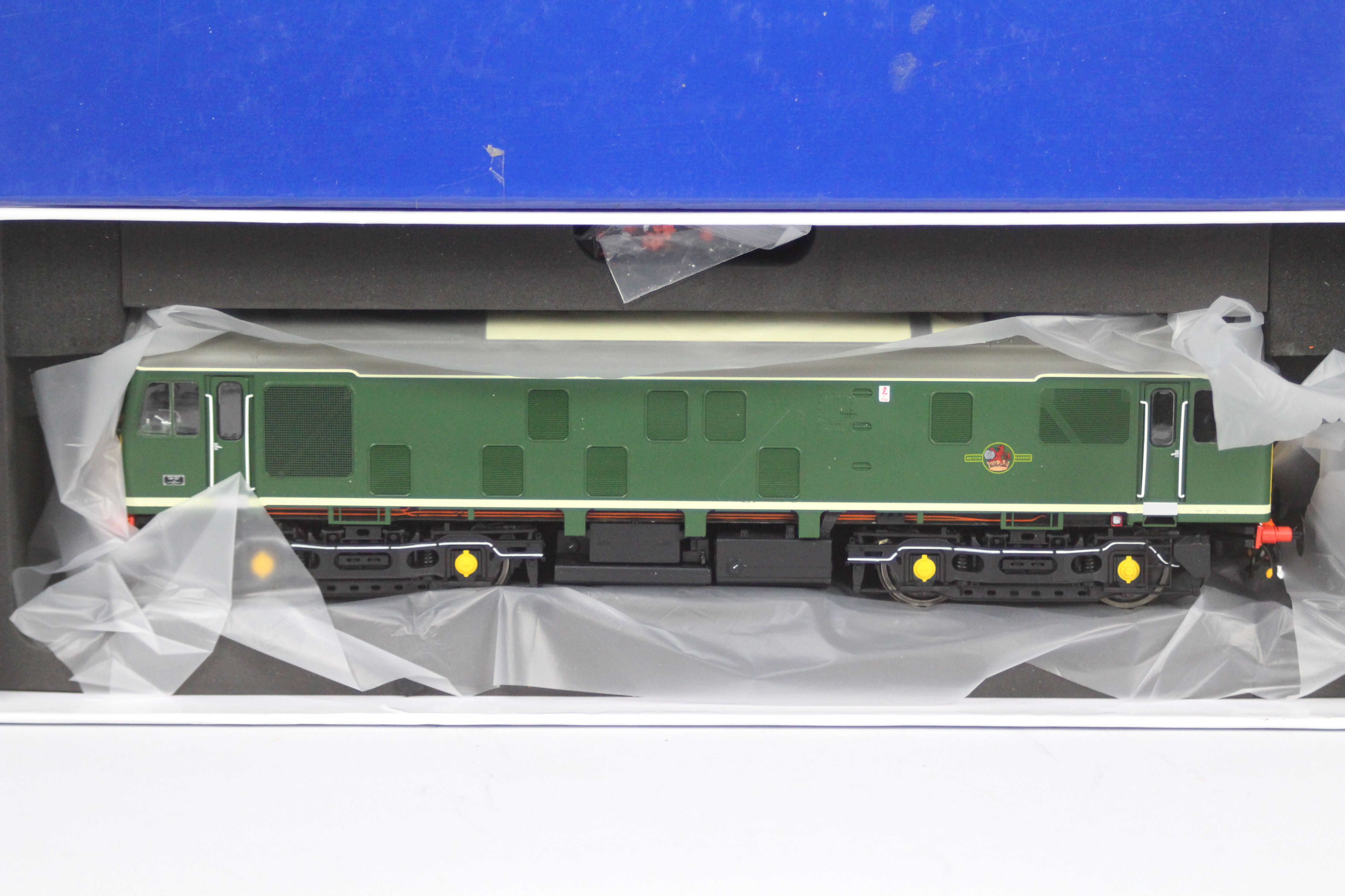 Heljan - an O gauge model BR class 25 WSYP diesel electric locomotive, BR green livery, - Image 2 of 2