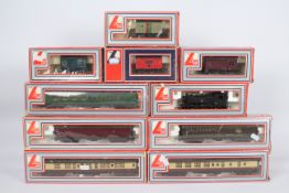 Lima - 5 x boxed carriages, 4 x boxed wagons,