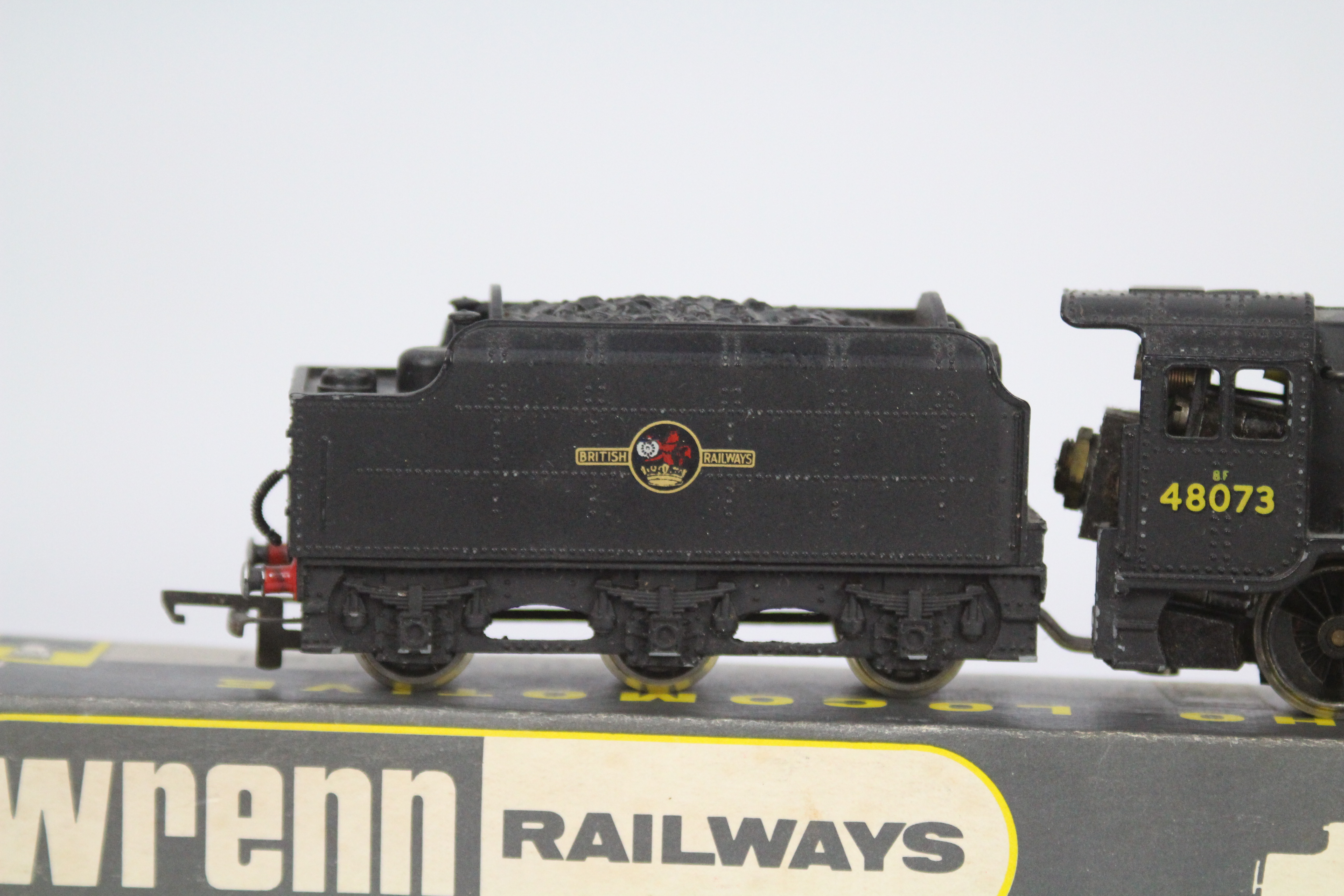 Wrenn - an OO gauge metal diecast class 8F 2-8-0 locomotive and tender, op no 48073, - Image 3 of 3