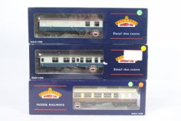 Bachmann Blue Riband - three OO gauge corridoor coaches comprising Pullma (with lighting) # 39-320,