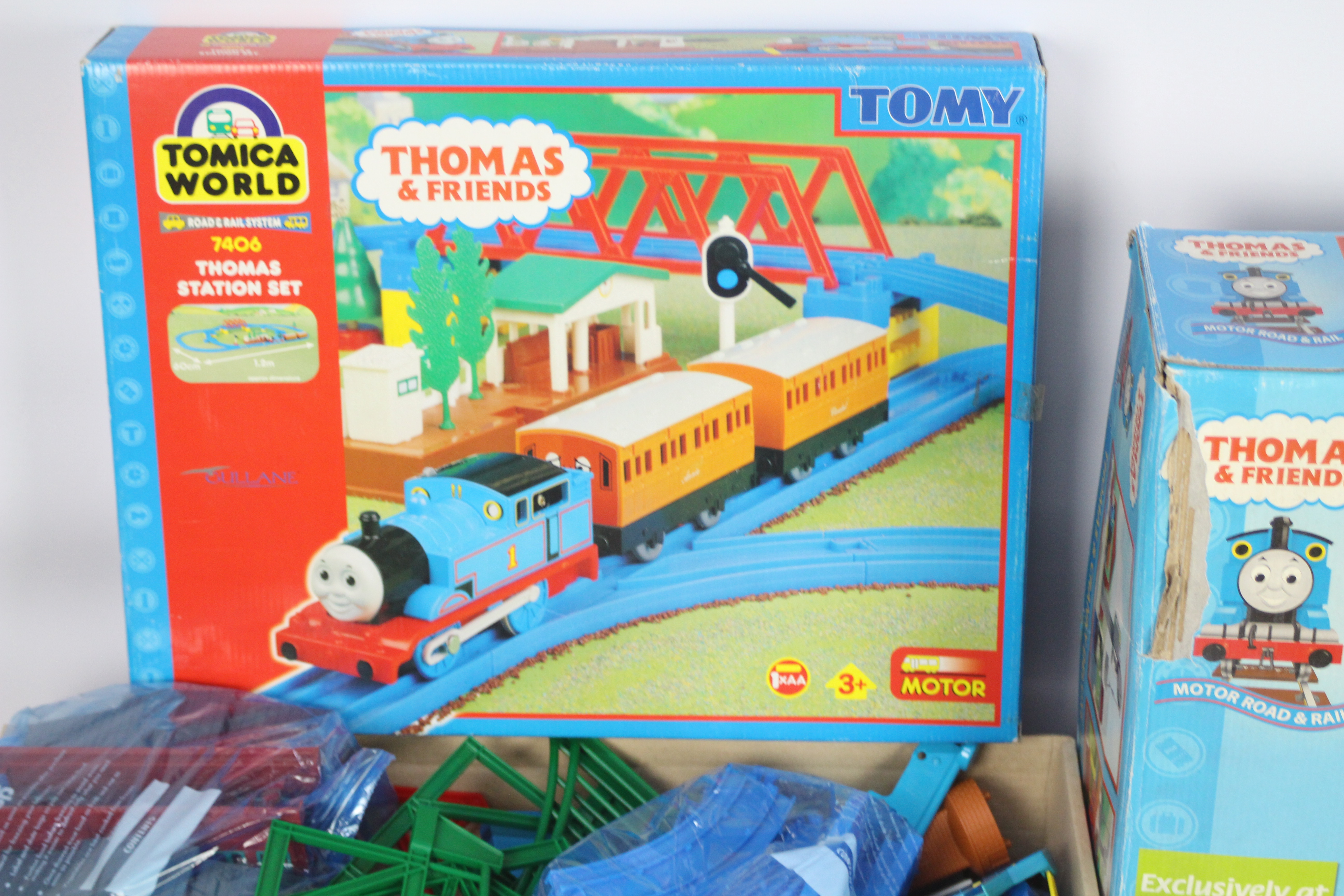 Tomy - Gullane - Thomas the Tank Engine & Friends 'Thomas & Cranky Deluxe Action Set' #4777 with - Image 3 of 4