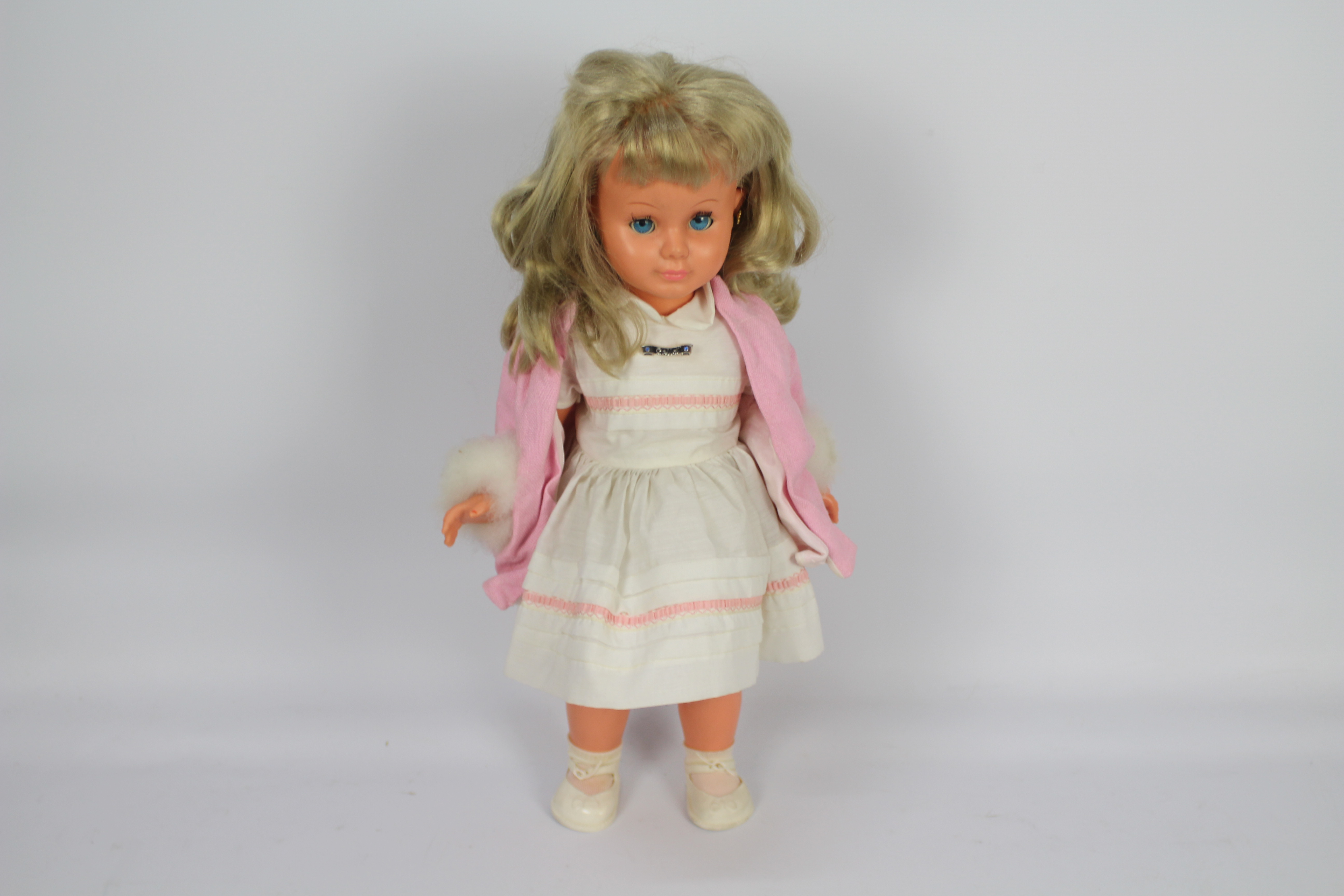 Bella - Emu - A vintage Bella doll with blonde hair and sleeping blue eyes and standing - Image 3 of 5