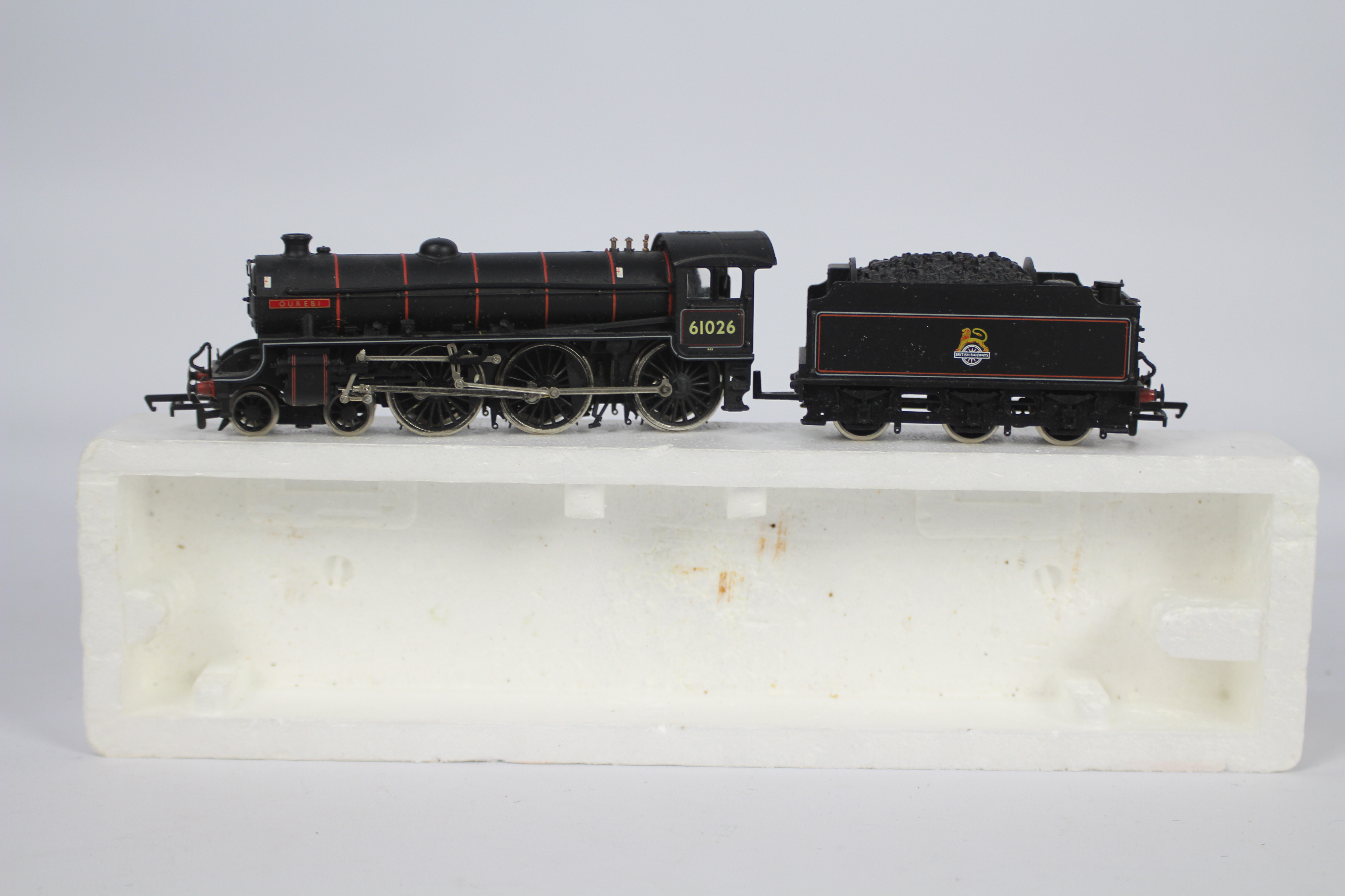 Bachmann (Replica Railways) - an OO gauge class B1 locomotive and tender 4-6-0,