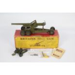 Britains - A boxed Britains #2064 155mm Gun, together with an unboxed Britains #1725 4.