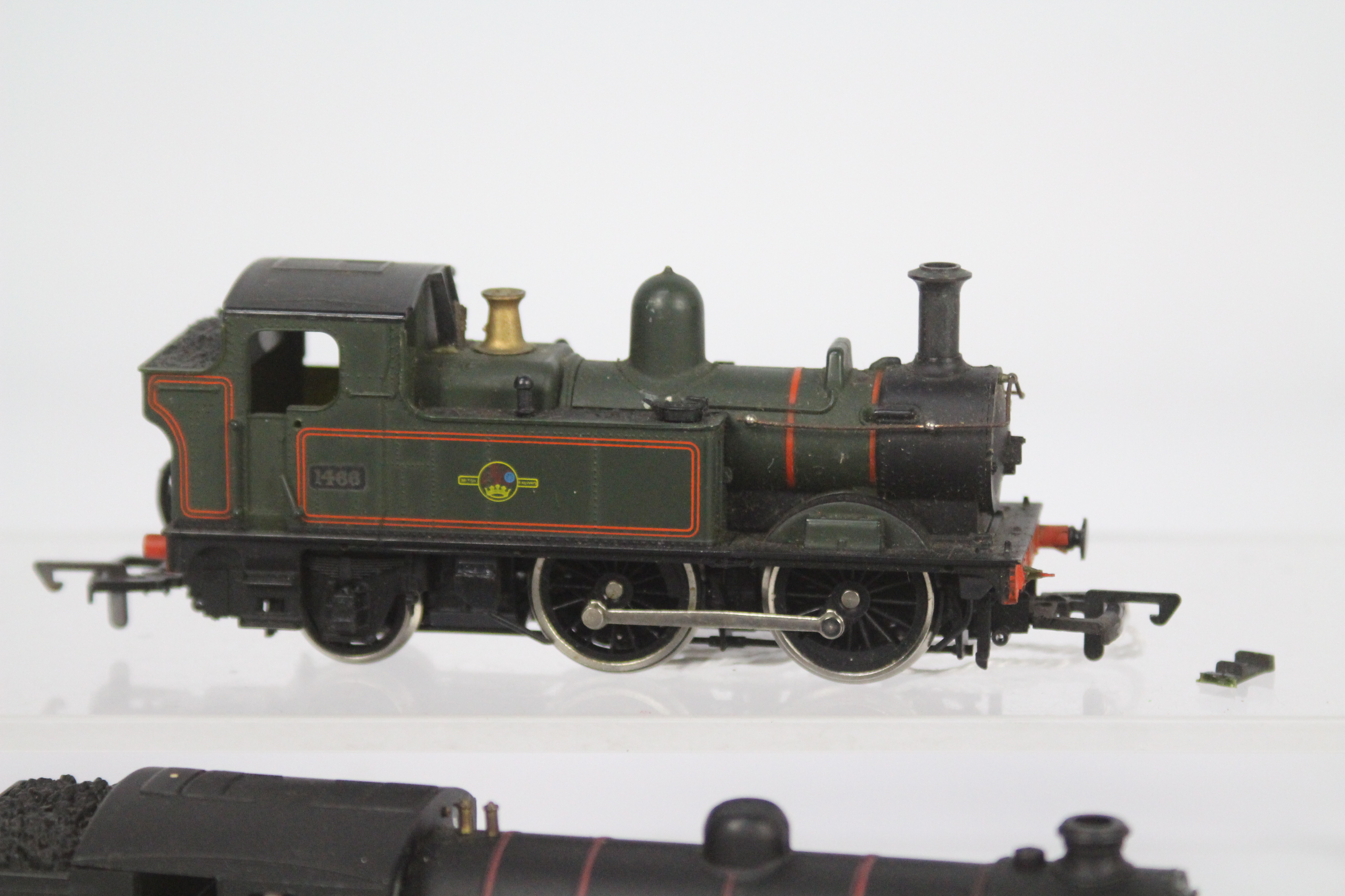 Bachmann and Dapol - two OO gauge model tank locomotives comprising Bachmann 2-6-2T op no 67601, - Image 3 of 5