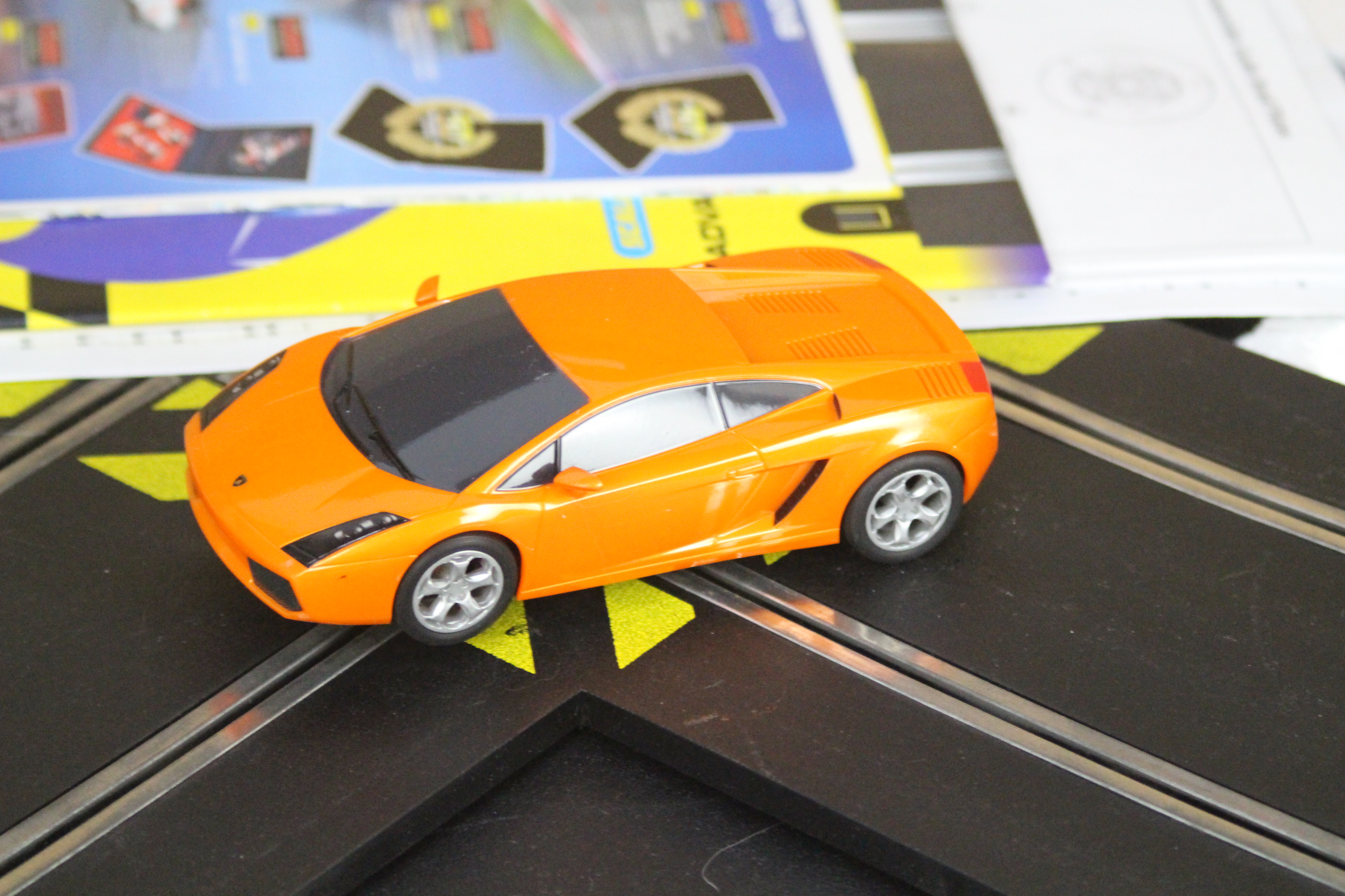 Scalextric - A boxed Street Pursuit set # C1199 with Lamborghini Gallardo and Range Rover Police - Image 4 of 4