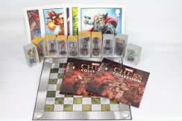 Marvel - A Marvel Chess Collection containing 10 x boxed Marvel character chess board pieces - Lot