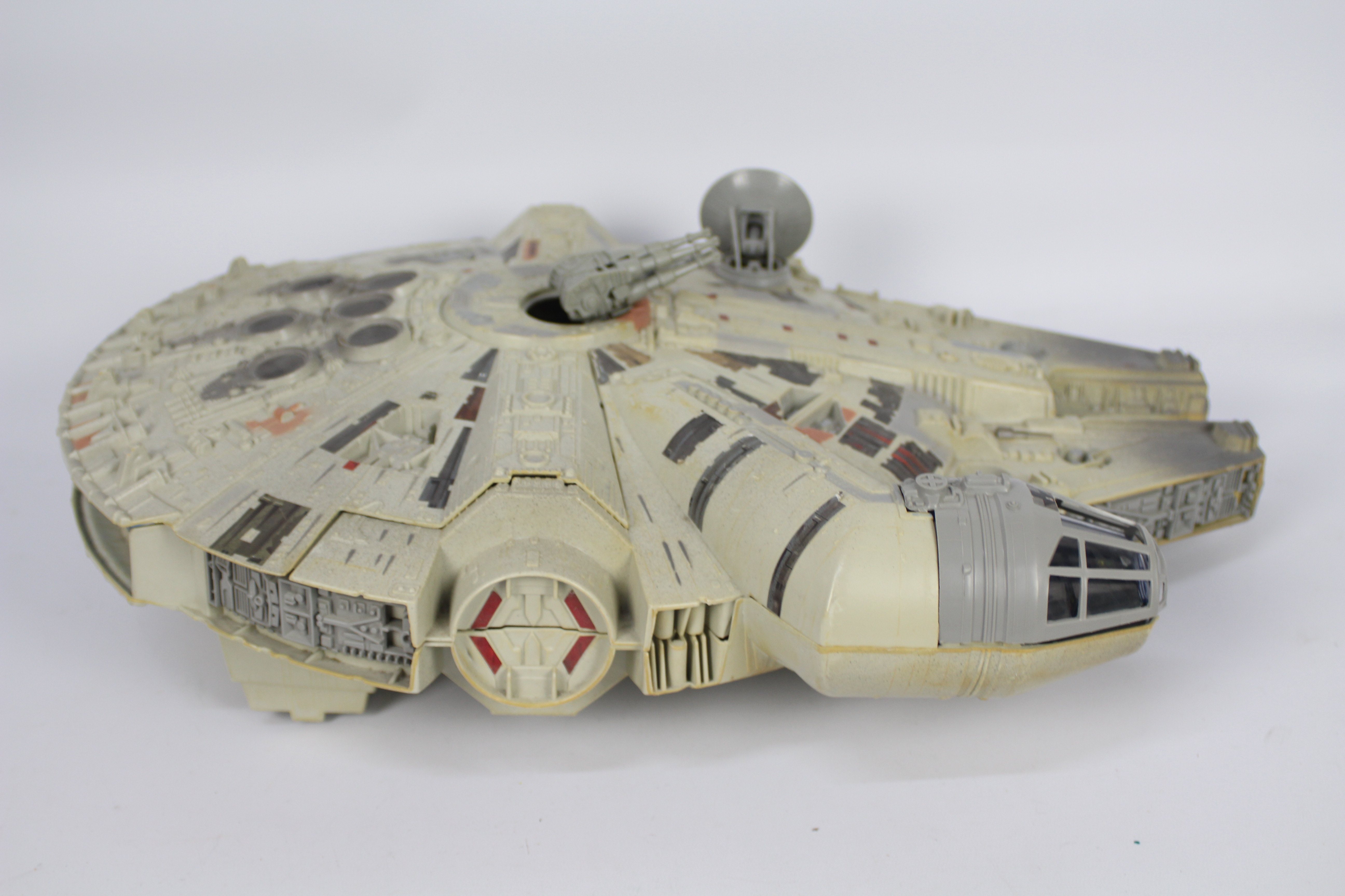 Tonka - Hasbro - Star Wars - 4 x unboxed models including Millennium Falcon, AT-AT, - Image 3 of 4