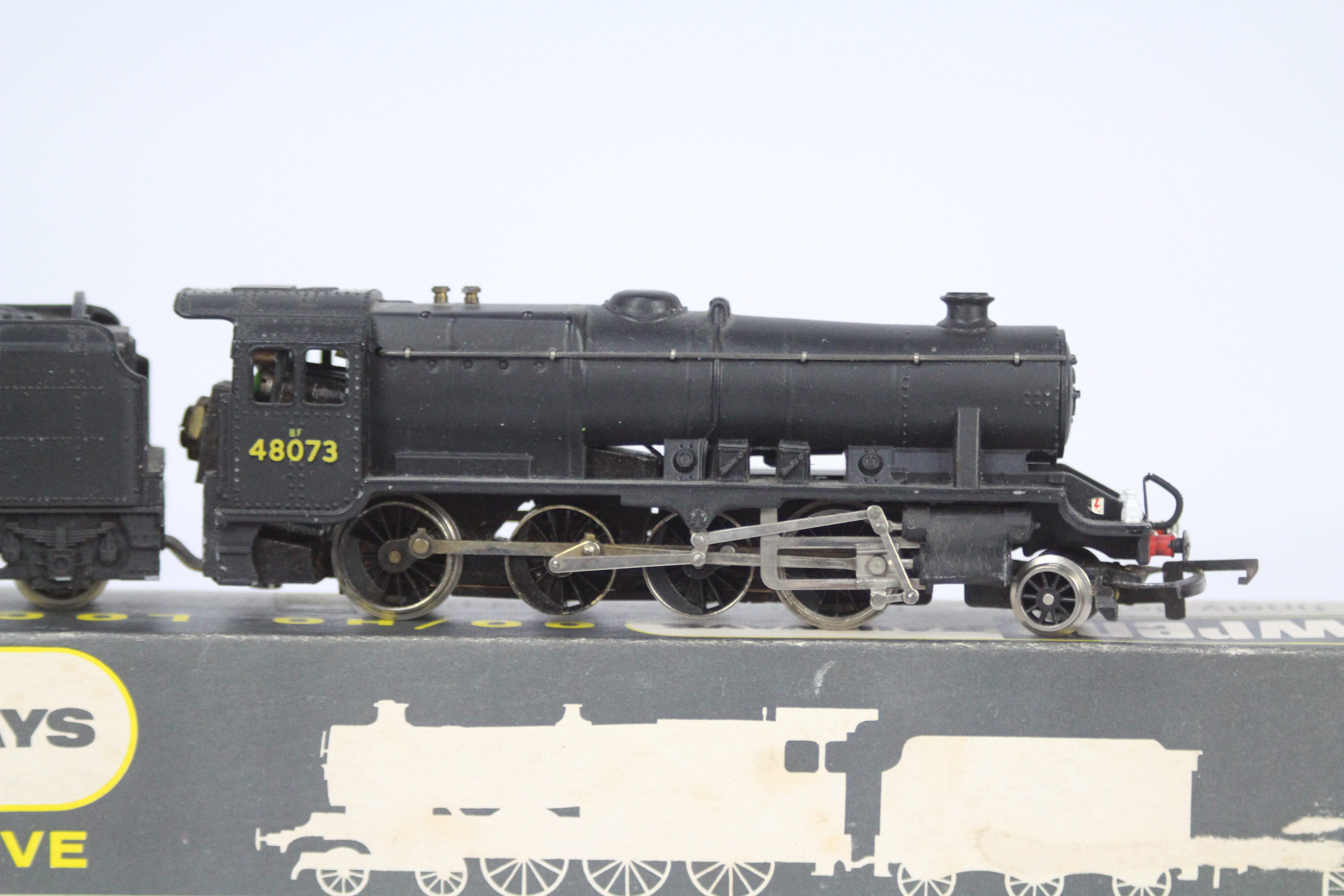 Wrenn - an OO gauge metal diecast class 8F 2-8-0 locomotive and tender, op no 48073, - Image 2 of 3