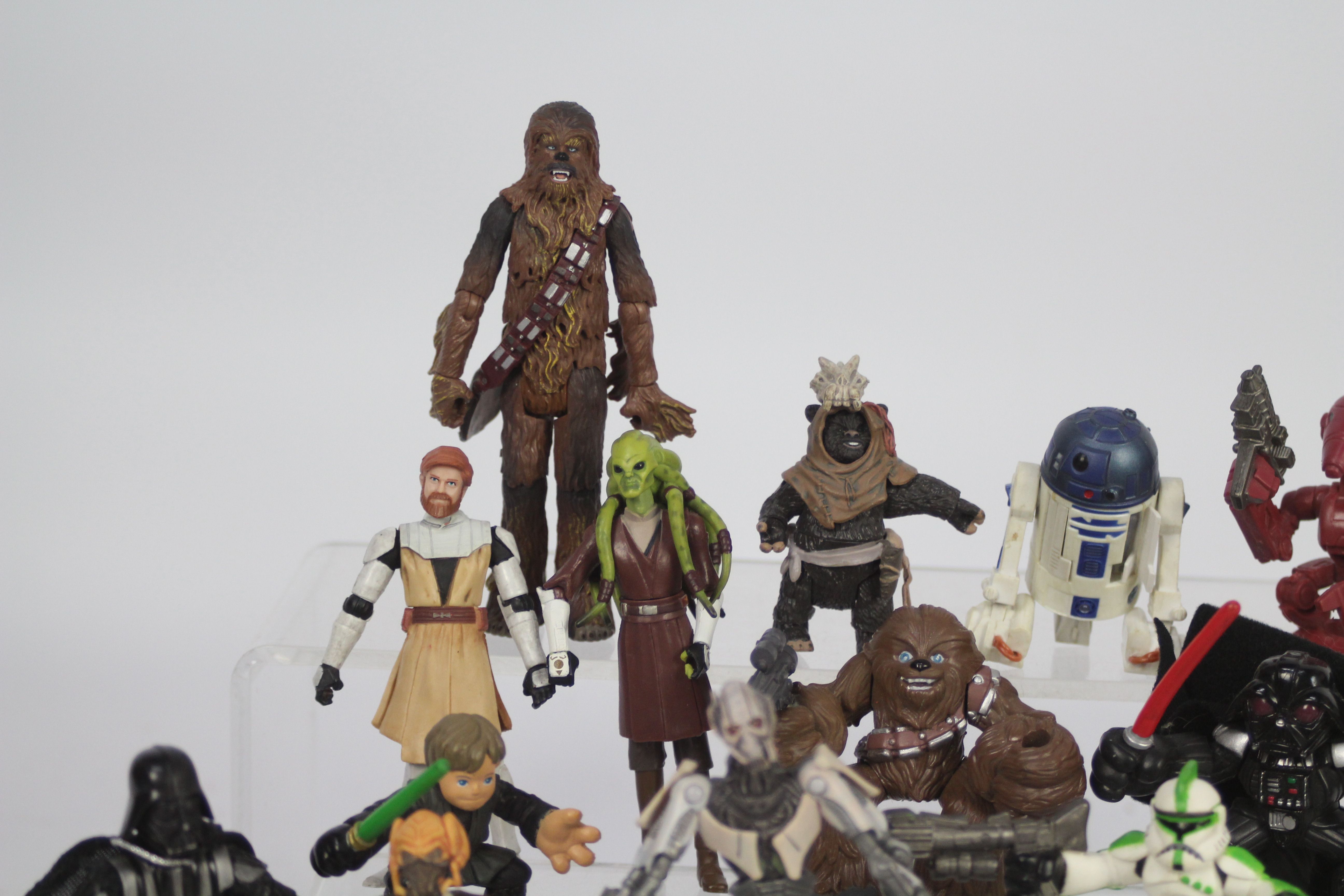 Hasbro - LFL - Star Wars - A group of 16 x unboxed modern figures including R2D2, Chewbacca, - Image 2 of 5