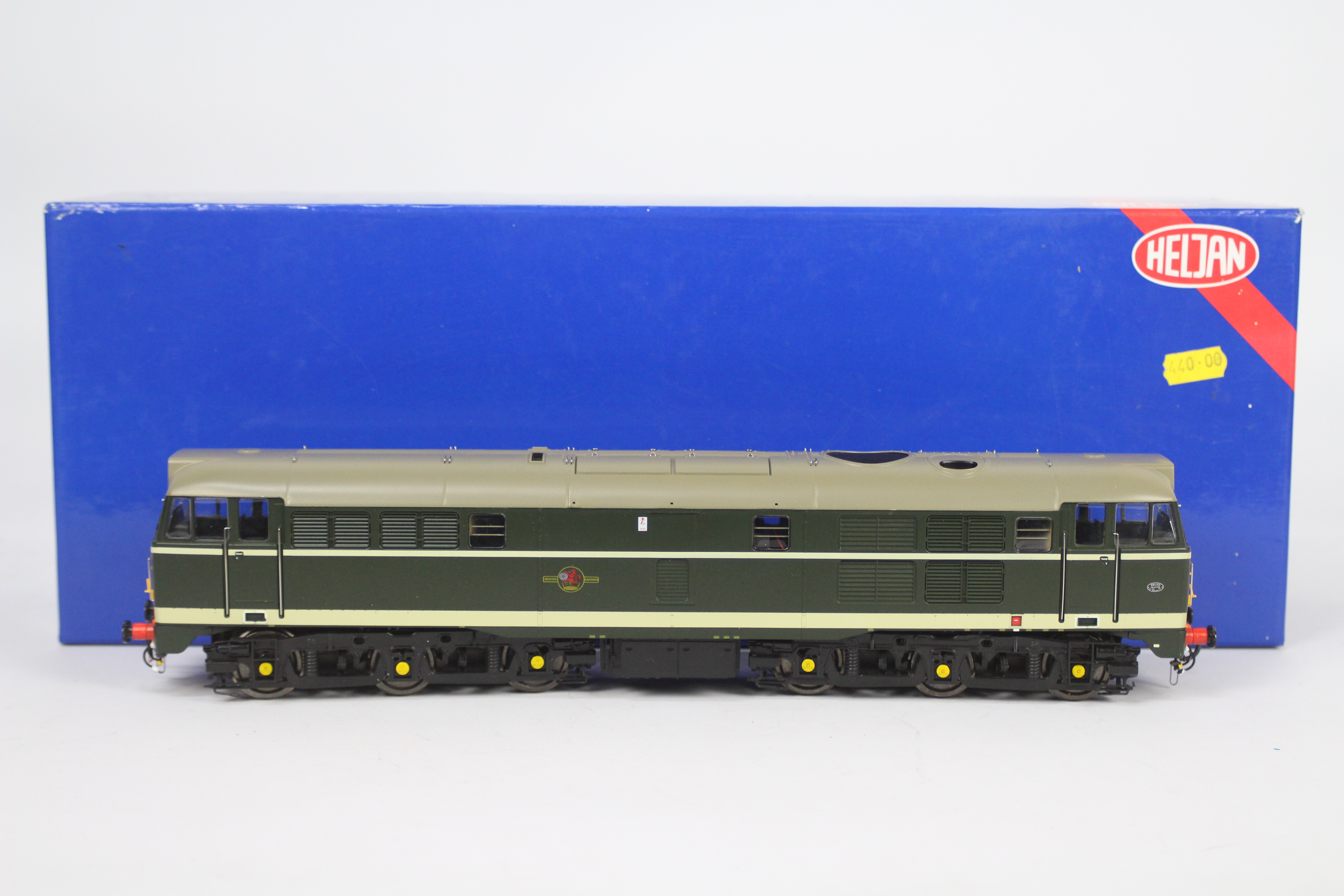 Heljan - an O gauge model BR class 31 diesel electric locomotive, green livery, # 31001,