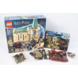 Lego - 2 x boxed Lego Harry Potter sets and small Harry Potter set presented in a pack - Lot