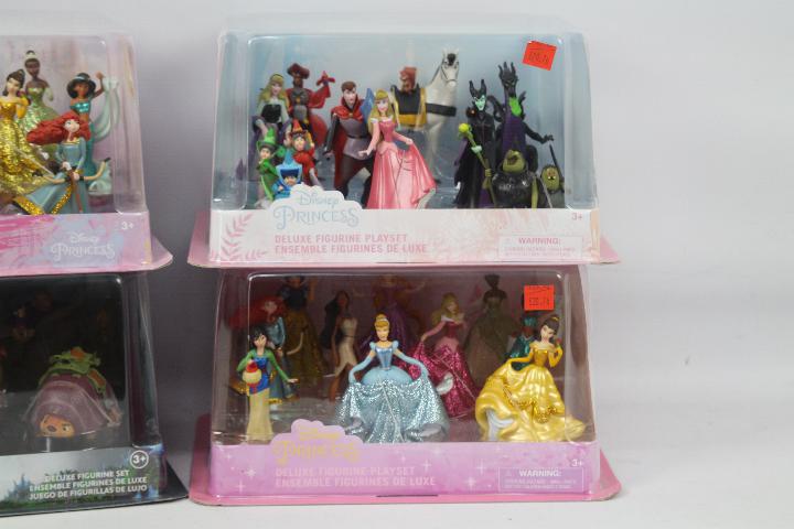 Disney - 4 x boxed Disney Princess and Raya and the Last Dragon Deluxe Figurine Playsets - Disney - Image 3 of 3