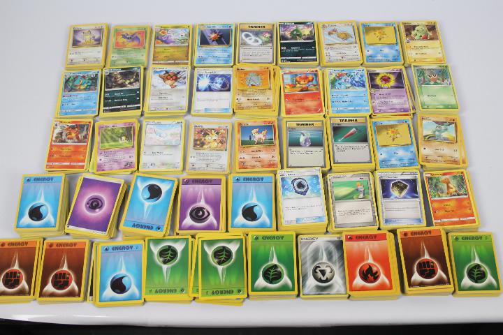 Pokémon Cards - An excess of 400 assorted Pokemon cards, comprising of non-holographic cards,