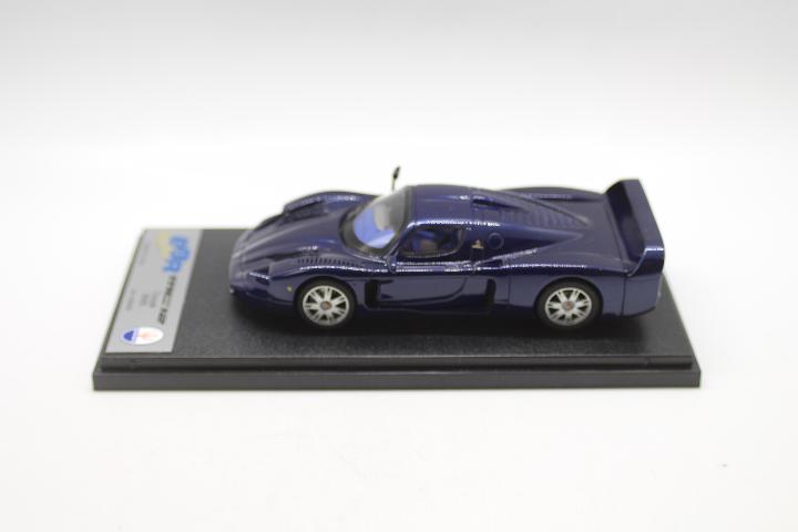 BBR Models - A limited edition hand built resin 1:43 scale 2005 Maserati MC12 Coupe. # BG298. - Image 2 of 5
