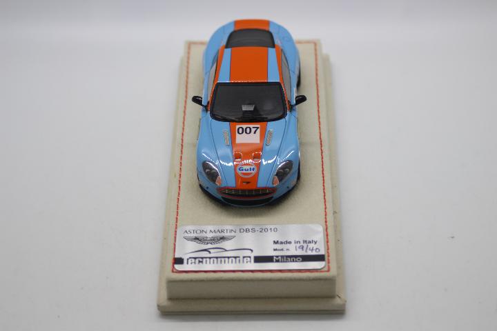 Tecnomodel - A limited edition 2010 Aston Martin DBS in 1:43 scale in Gulf Racing livery with the - Image 3 of 5