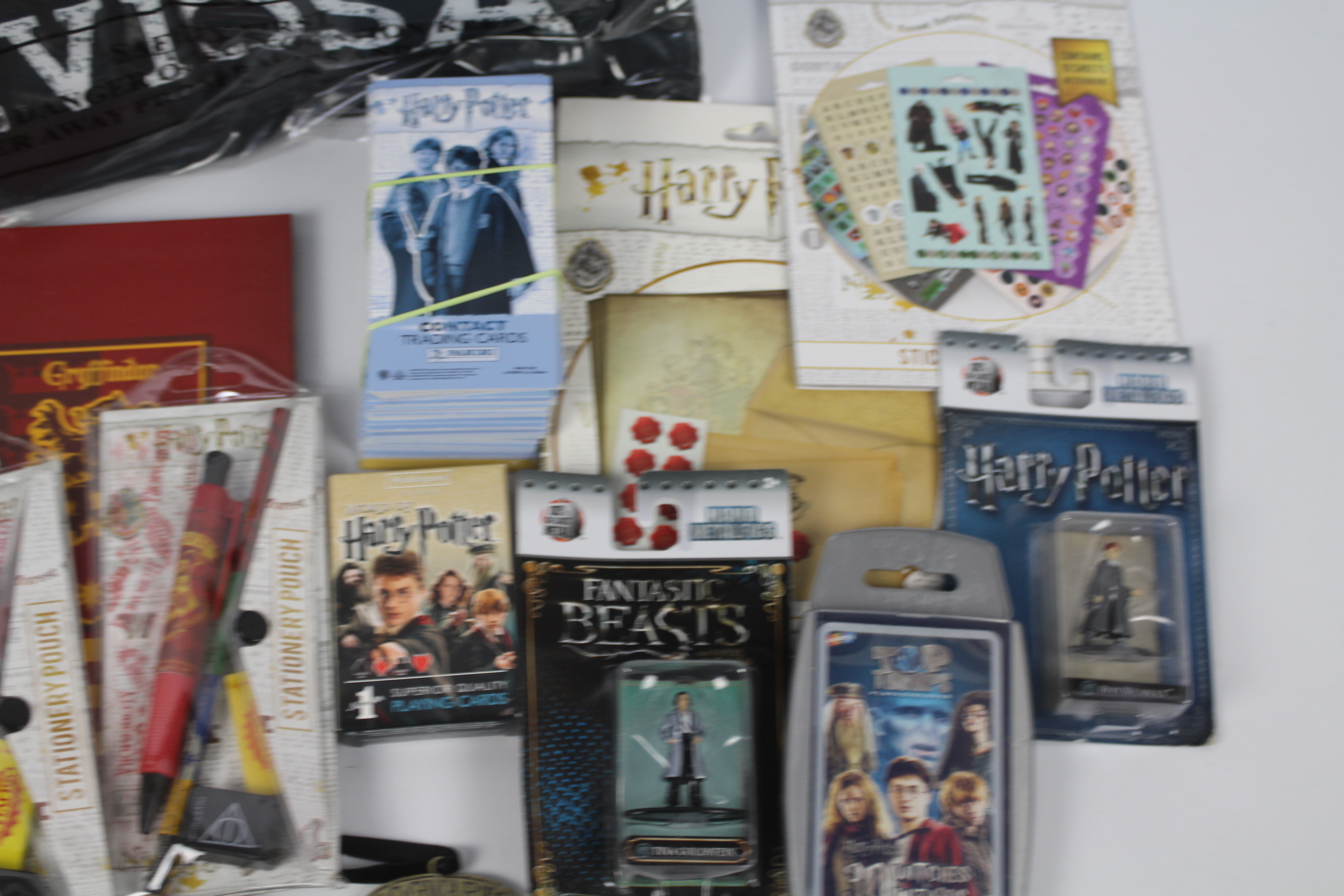 Wizarding World - A collection of 18 x boxed and unboxed Harry Potter and Fantastic Beasts items - - Image 3 of 3