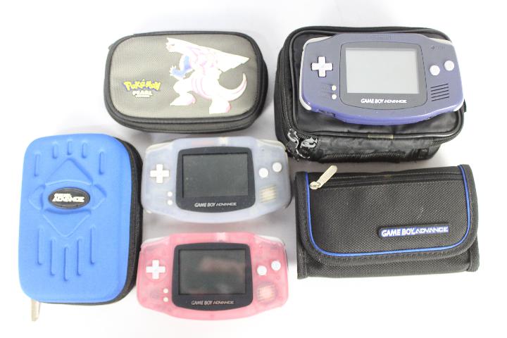 Nintendo - Game Boy - 3 x Game Boy consoles with four cases, - Image 4 of 4