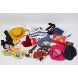 Build-a-Bear - A collection 25 x Build-a-Bear accessories and clothing - Lot includes a suitcase