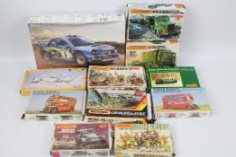 Matchbox, Heller, Merit, Others - A mixed collection of boxed plastic model kits in various scales.