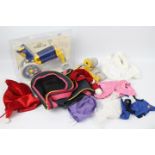 Build-a-Bear - A collection Build-a-Bear accessories and clothing - Lot includes a boxed