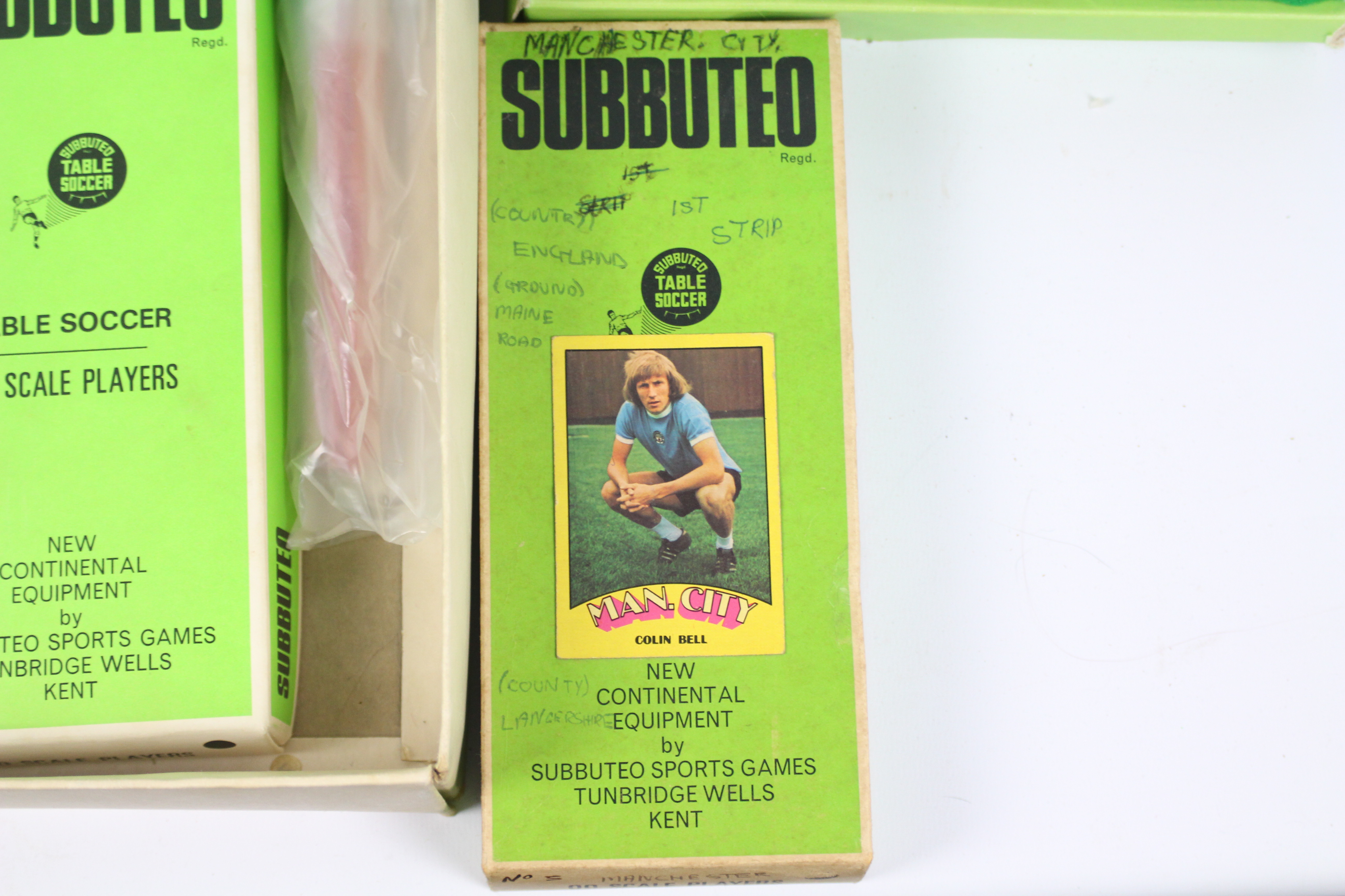 Subbuteo - A boxed Subbuteo Continental Club Edition set with a boxed Manchester City team and a - Image 10 of 11