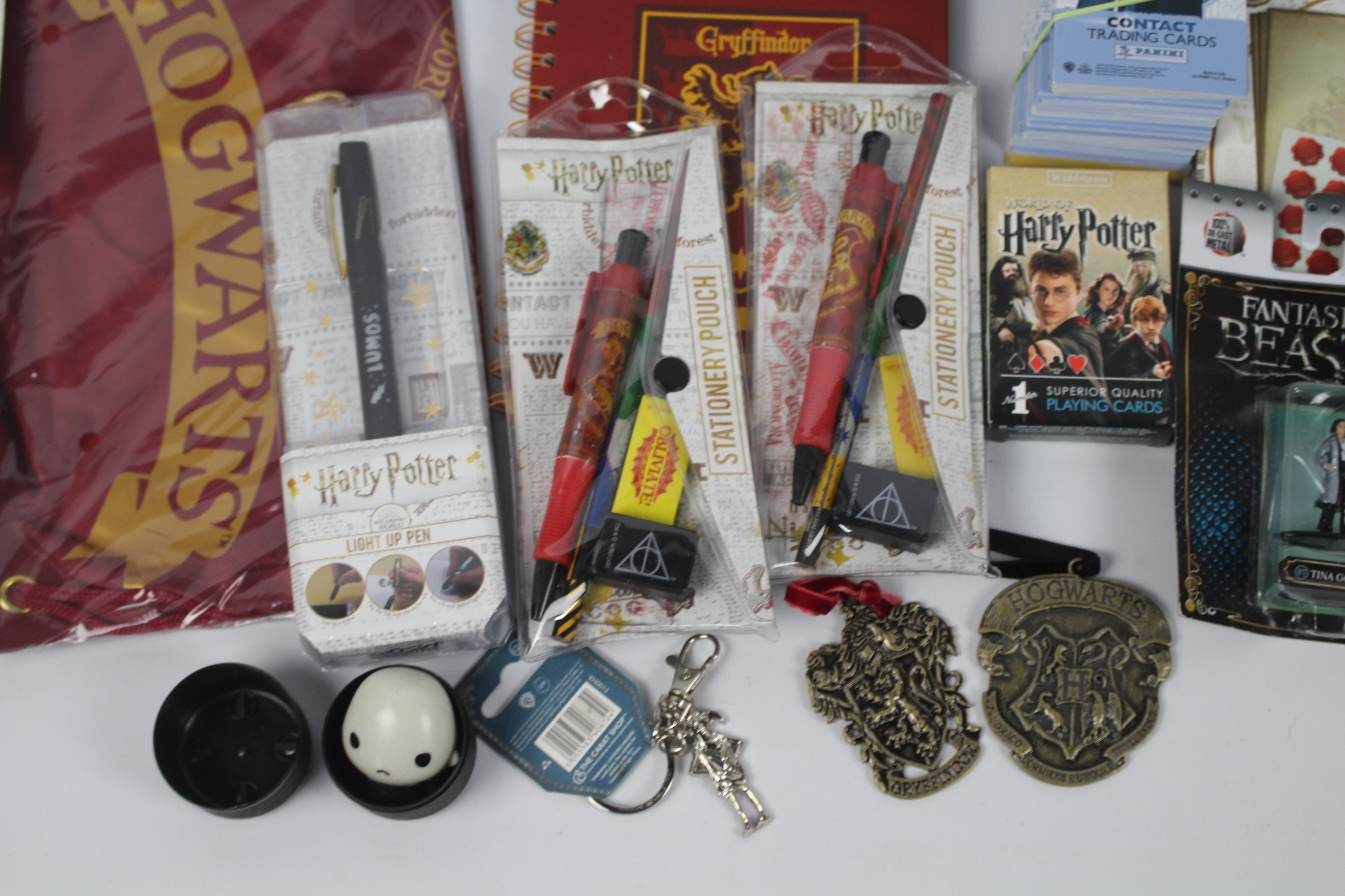 Wizarding World - A collection of 18 x boxed and unboxed Harry Potter and Fantastic Beasts items - - Image 2 of 3