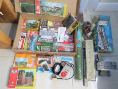 N Gauge Scenics - a mixed lot of scenics and much more,