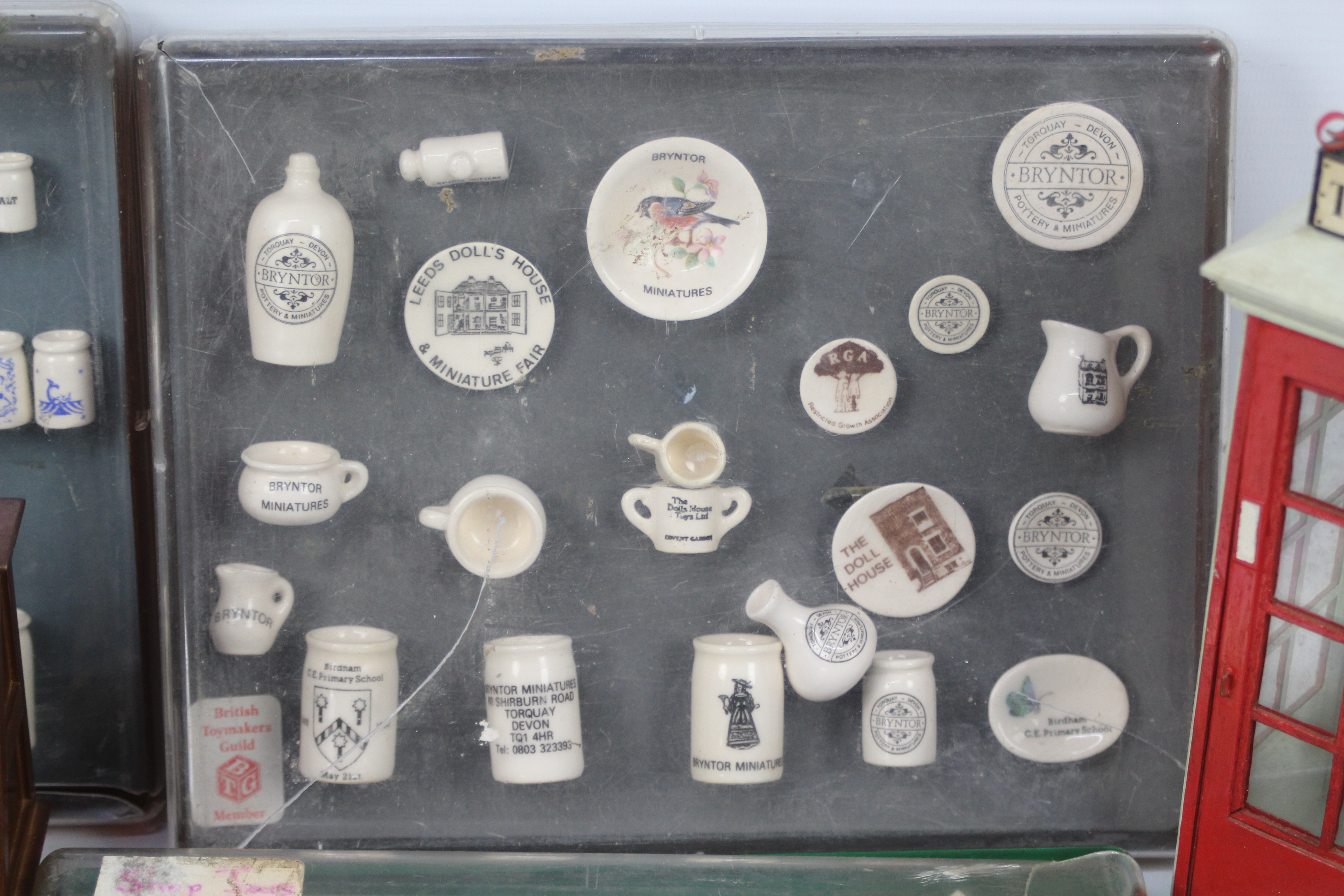 Torbay - Dijon - In excess of 20 miniature dolls house furniture to include: Pottery, Dolls, - Image 6 of 7