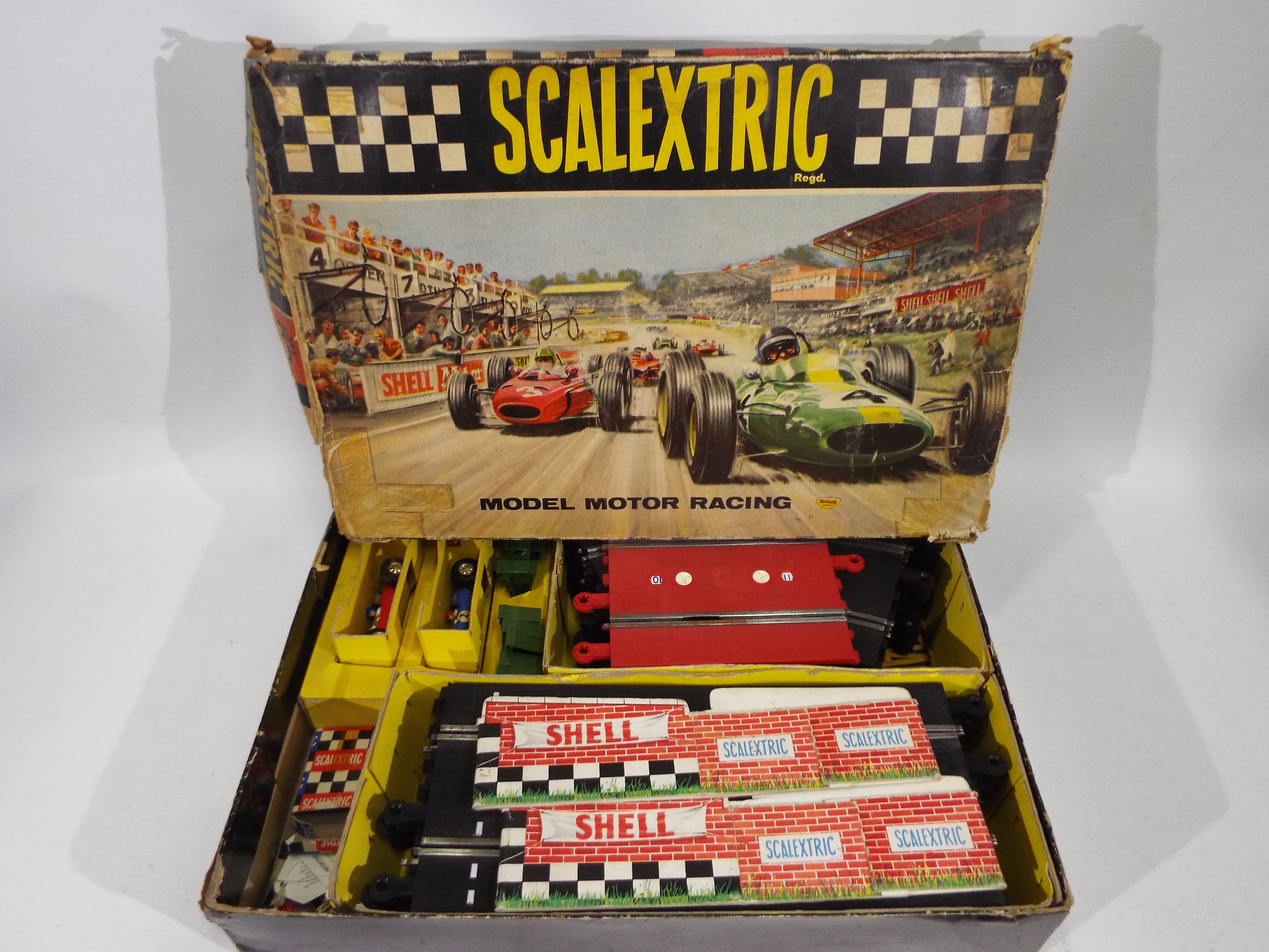 Scalextric - A vintage boxed Scalextric set and boxed Scalextric accessory. - Image 4 of 9