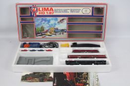 Lima - A boxed 1981/82 HO gauge train set with a Deutsche Bundesbahn Diesel Hydraulic Type 200 loco,