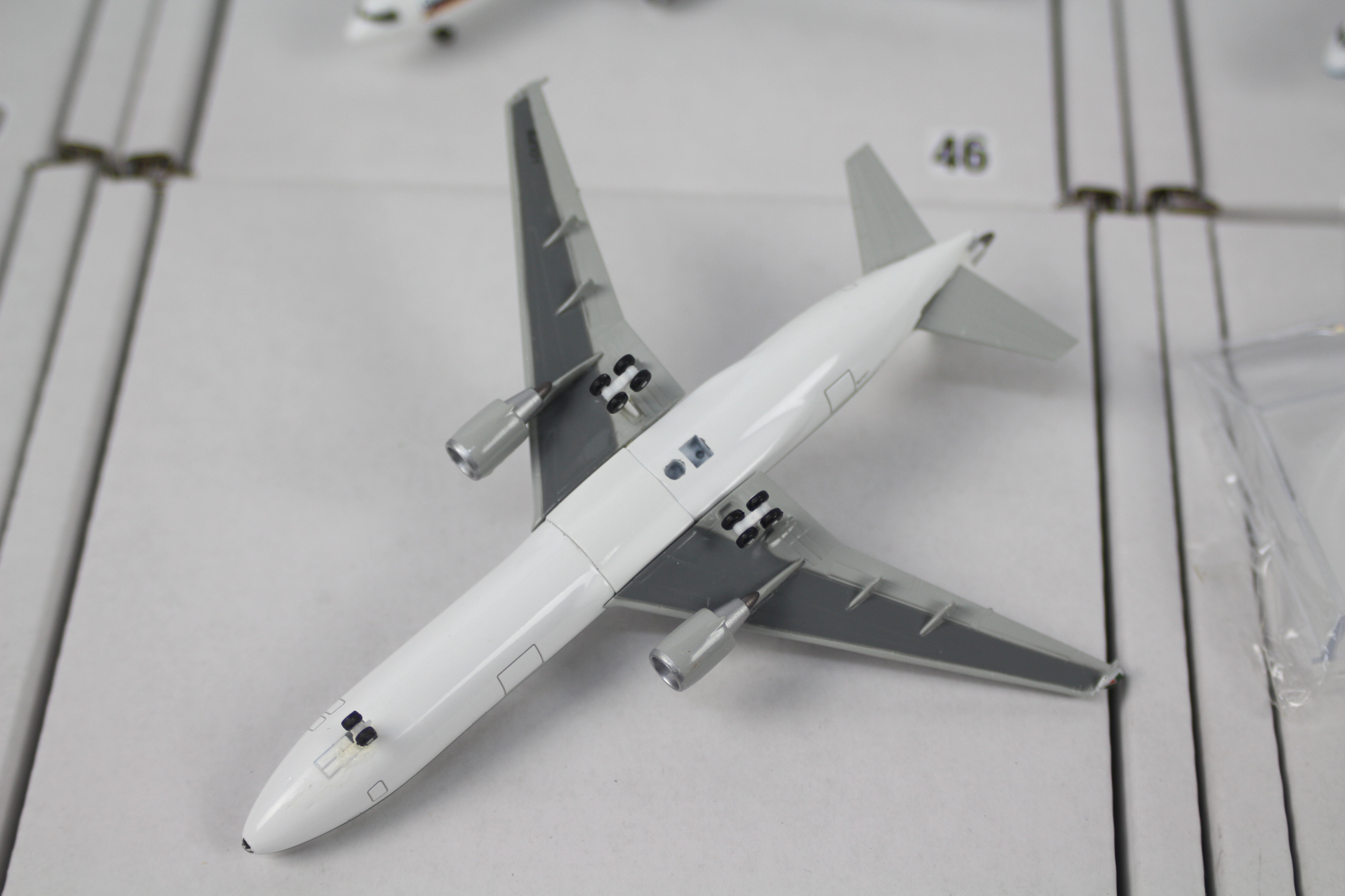 Gemini Jets and similar - A collection of 12 re-boxed diecast 1:400 scale model aircraft in various - Image 10 of 12