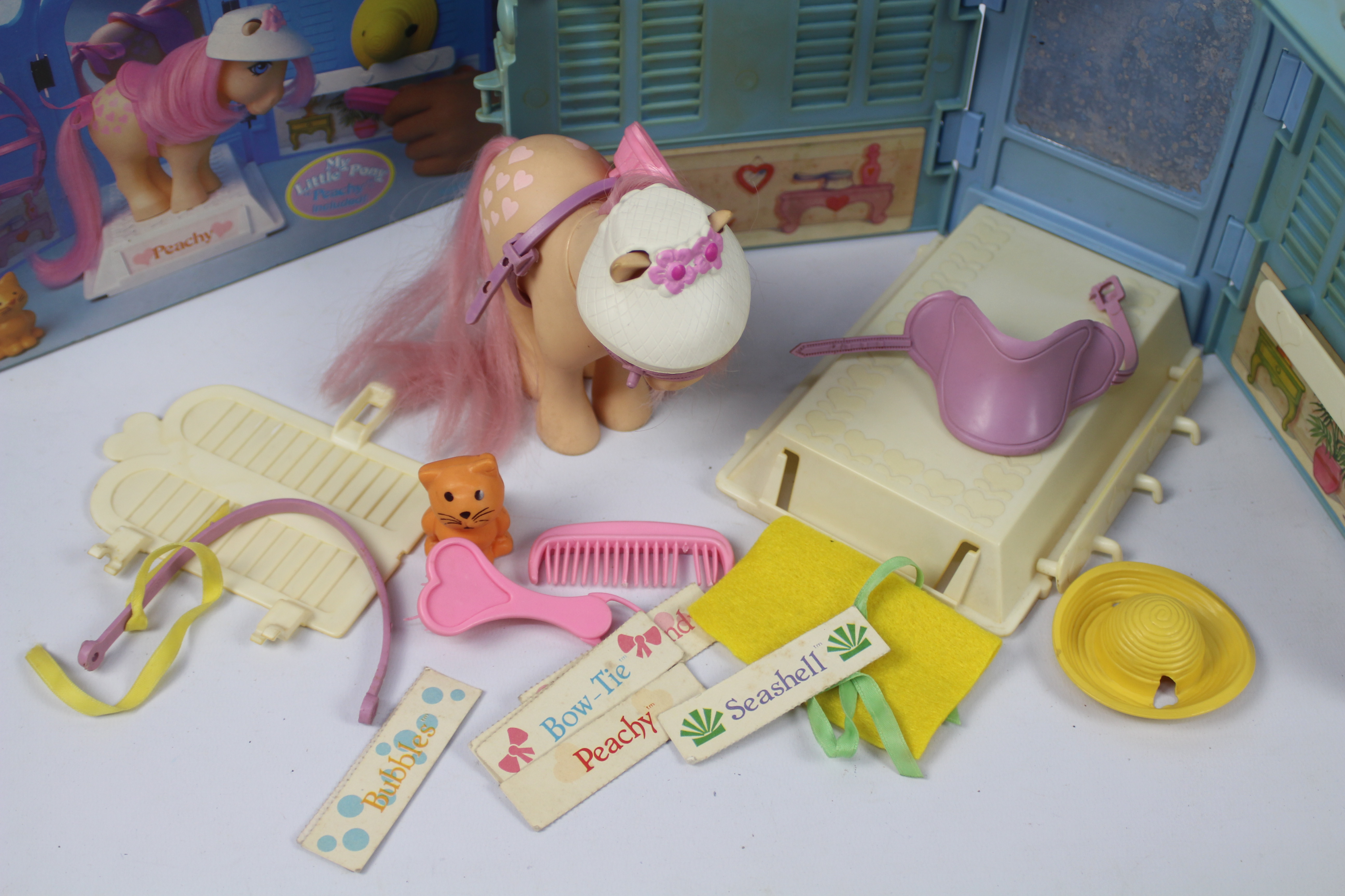My Little Pony, Grooming Parlour -Carry case parlour comes with MLP "Peachy", twinkles the cat, - Image 2 of 5