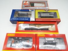 Hornby Rolling Stock (and other) - 7 x OO gauge model rolling stock comprising Loadhaul Shark Zuv,