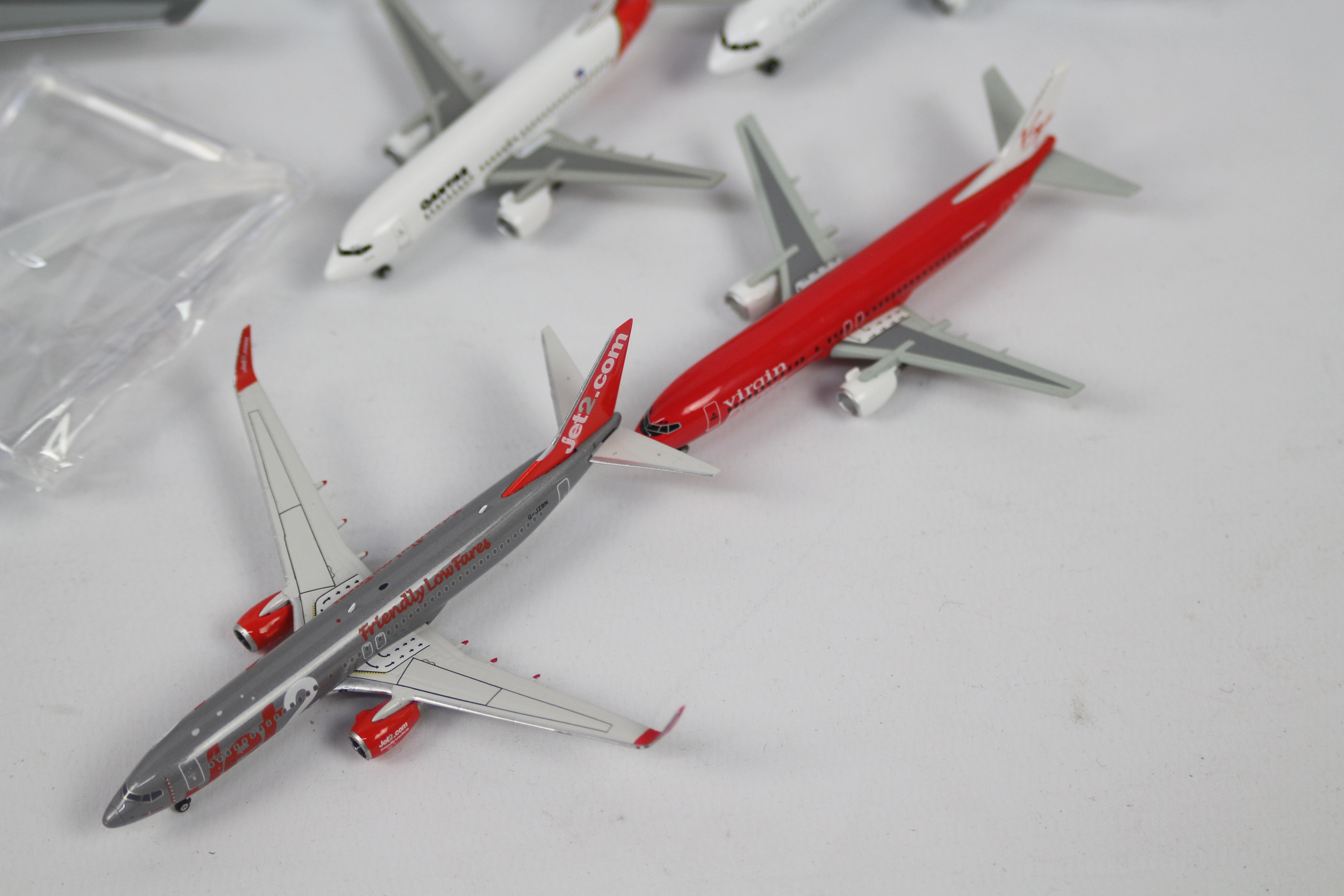 Gemini Jets and similar - A collection of spares and repairs 1:400 and 1:200 die cast model planes - Image 9 of 10